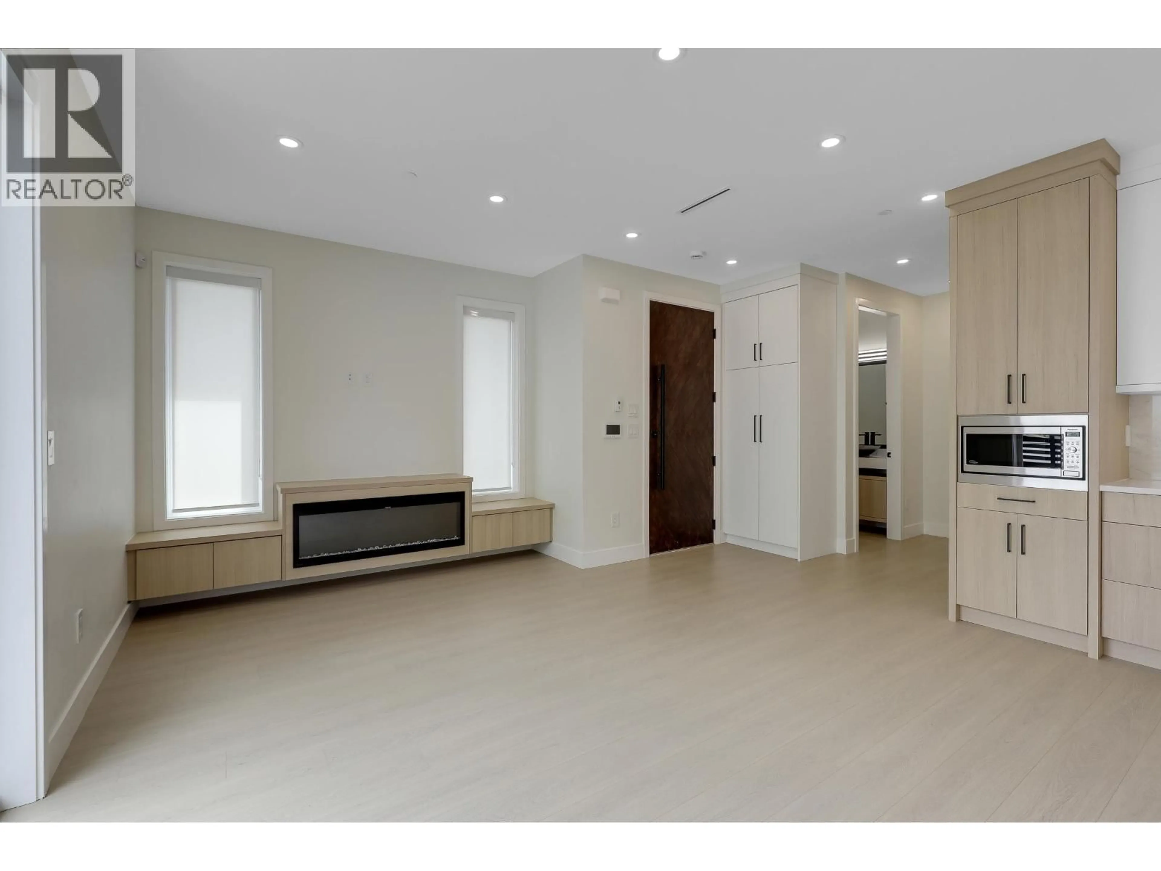 Unknown for 1 - 3695 26 AVENUE, Vancouver British Columbia V5R2M7