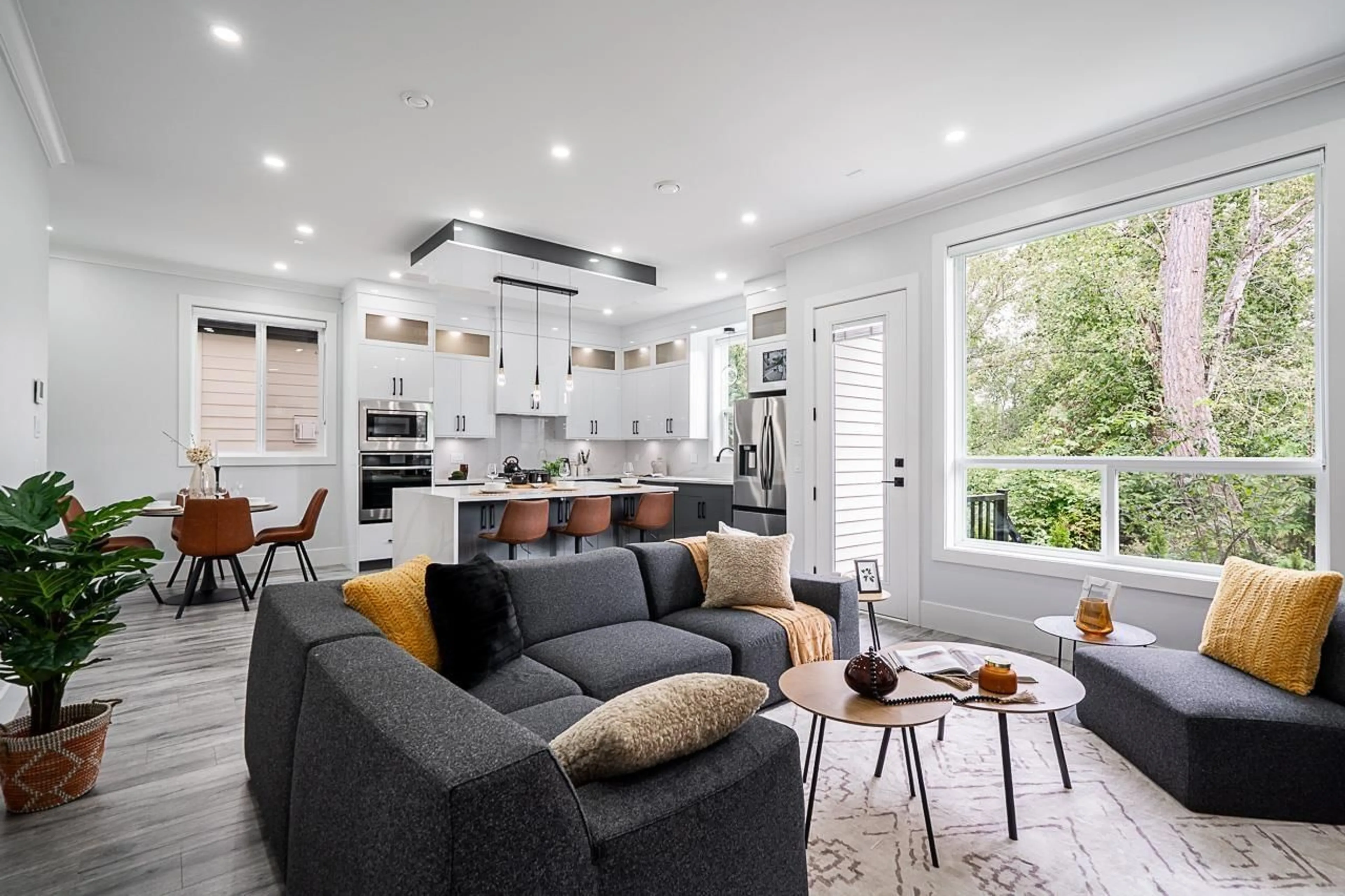 Living room with furniture, unknown for 7518 205A, Langley British Columbia V2Y1V5