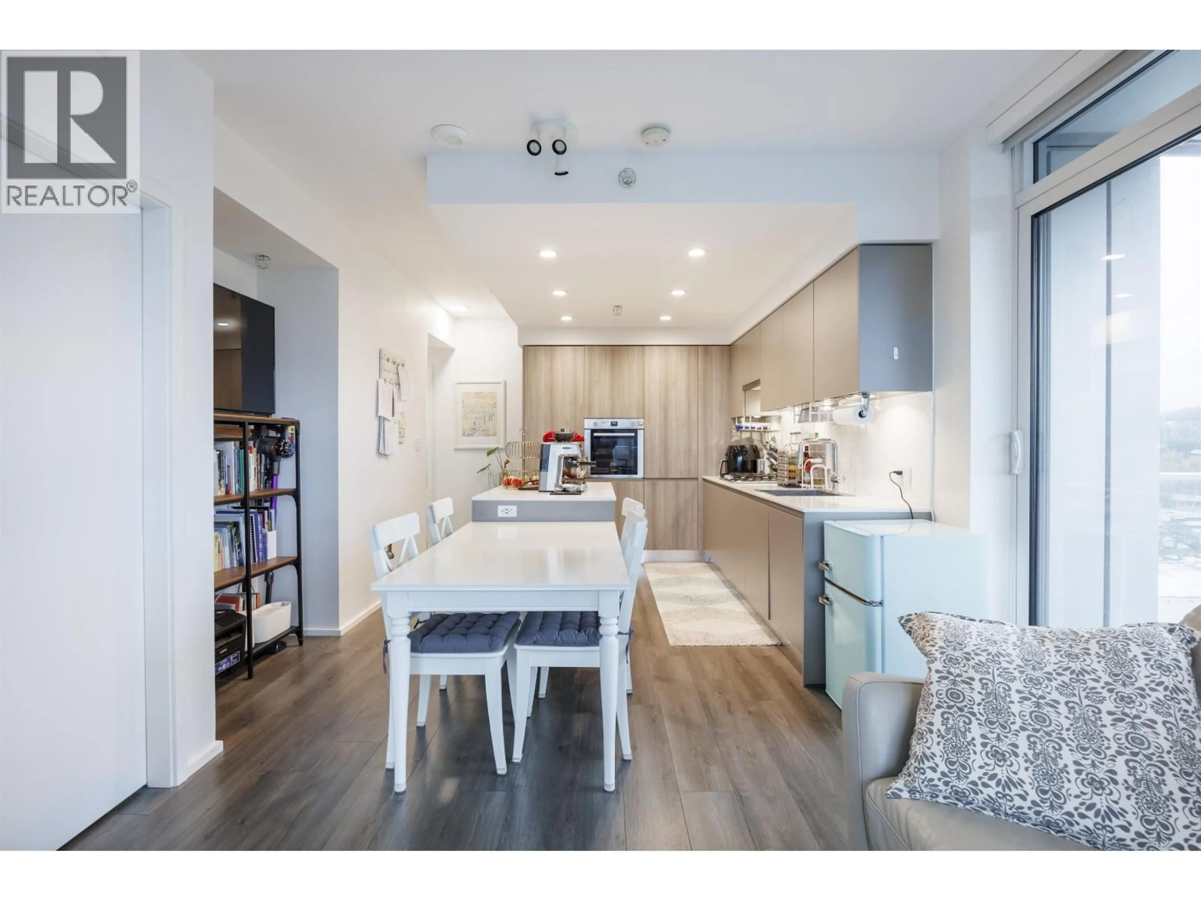 Open concept kitchen, unknown for 1301 - 3809 EVERGREEN PLACE, Burnaby British Columbia V3J0M1