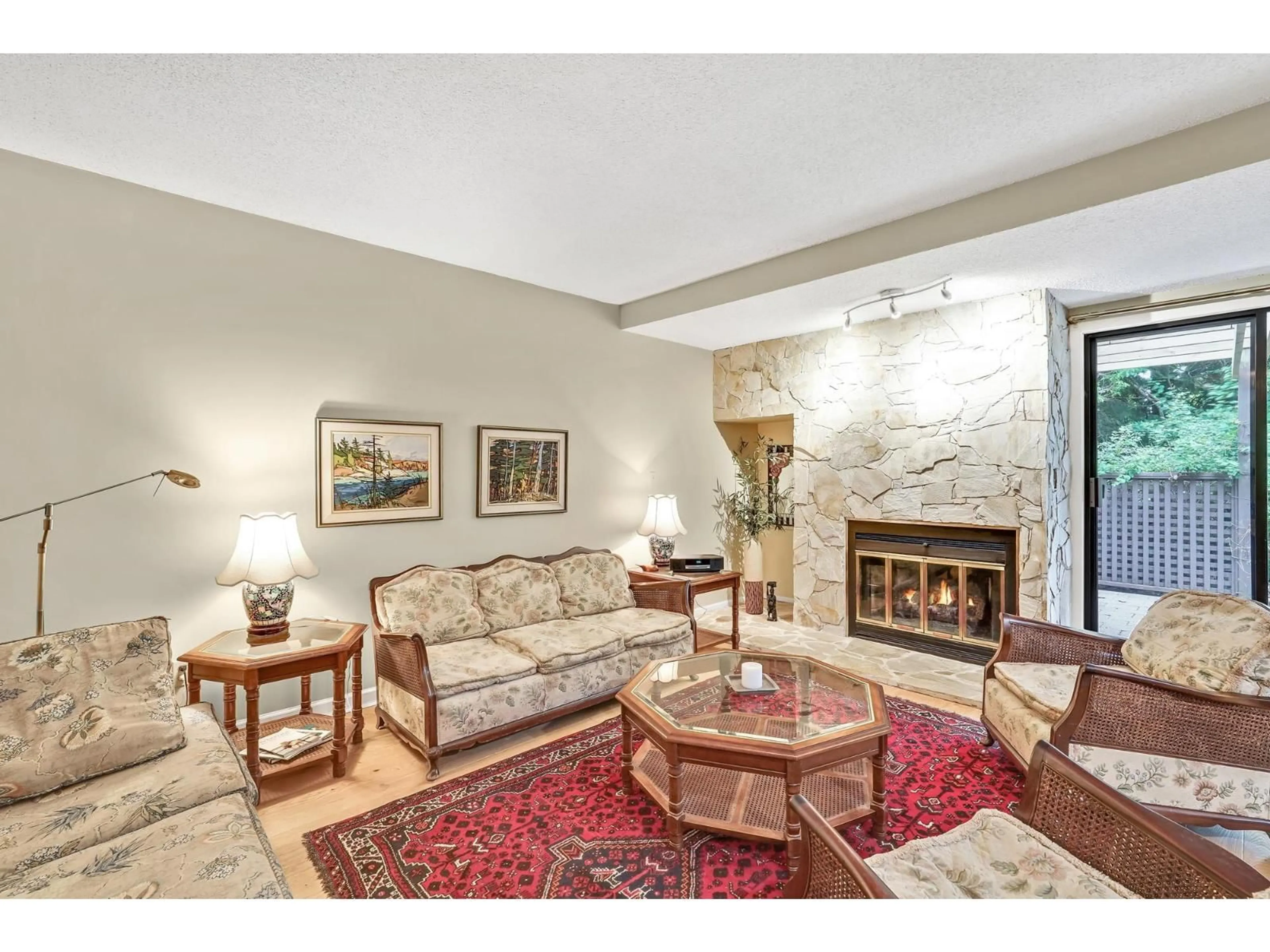 Living room with furniture, unknown for 103 - 12749 16 AVENUE, Surrey British Columbia V4A1N2