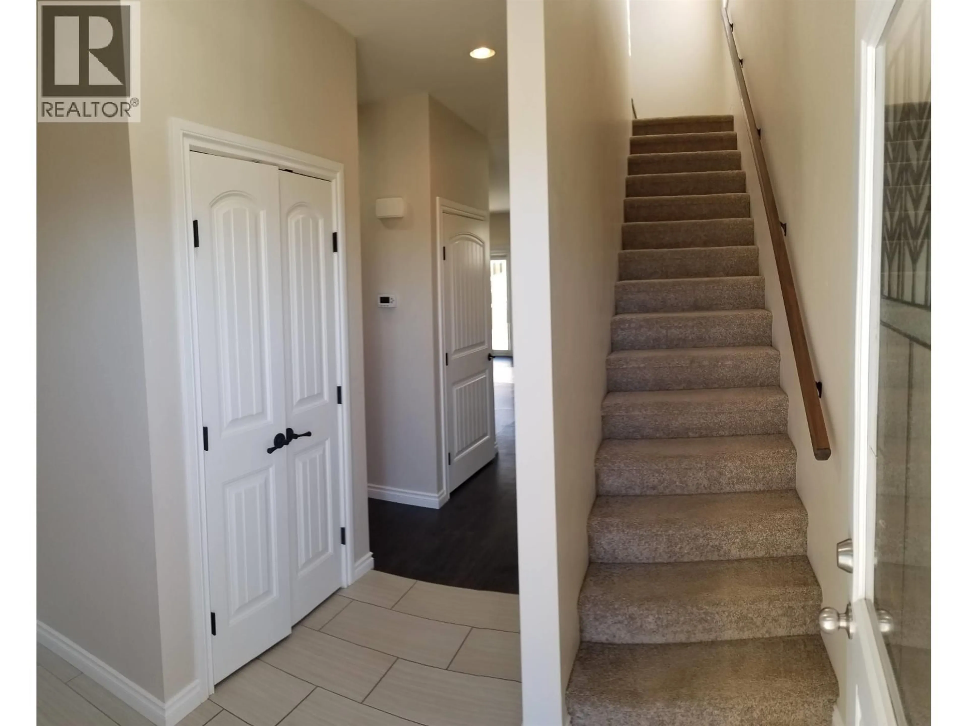 Indoor entryway for 8312 87 AVENUE, Fort St. John British Columbia V1J0K8