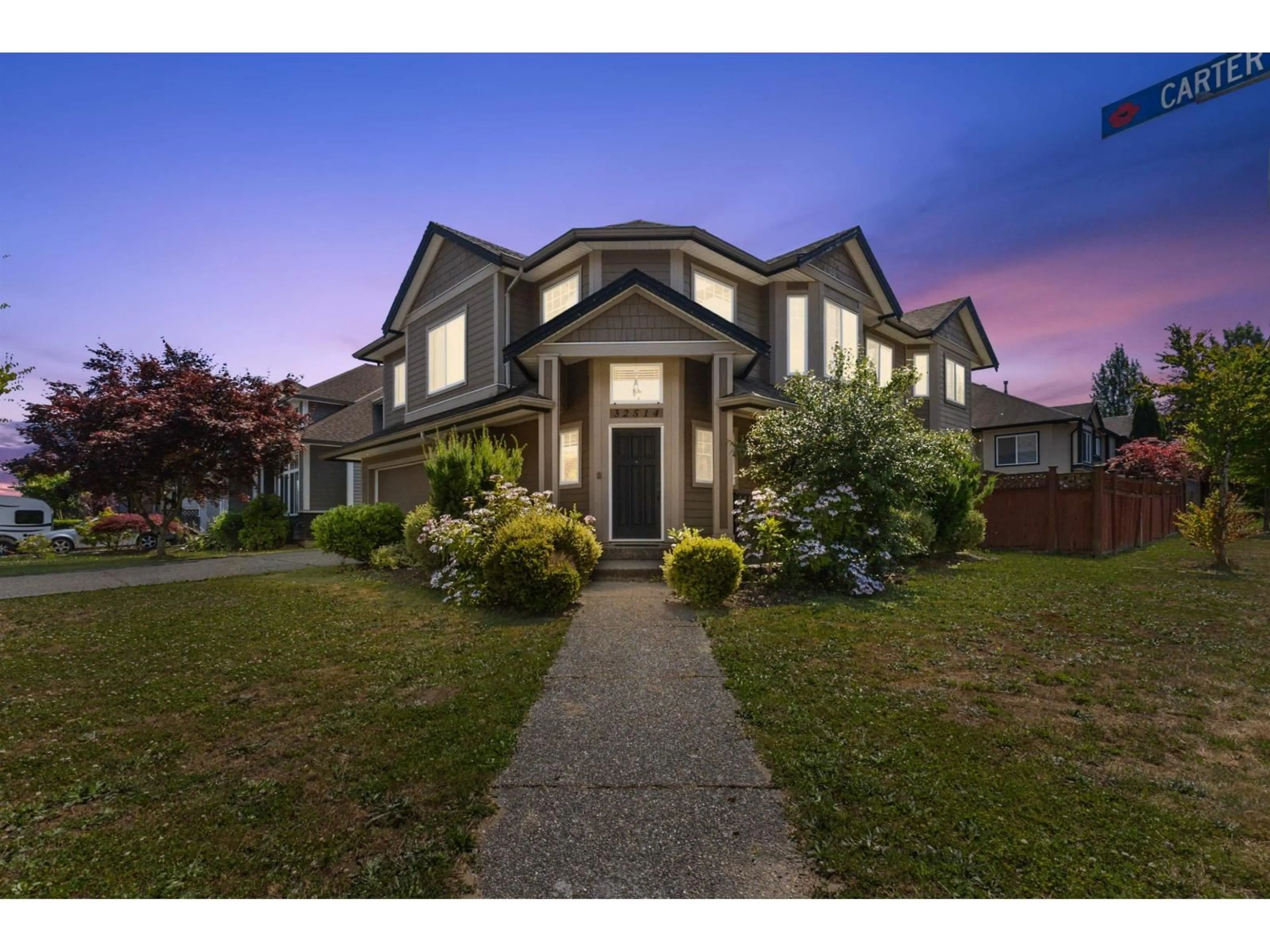 A pic from outside/outdoor area/front of a property/back of a property/a pic from drone, street for 32514 CARTER, Mission British Columbia V4S0A9