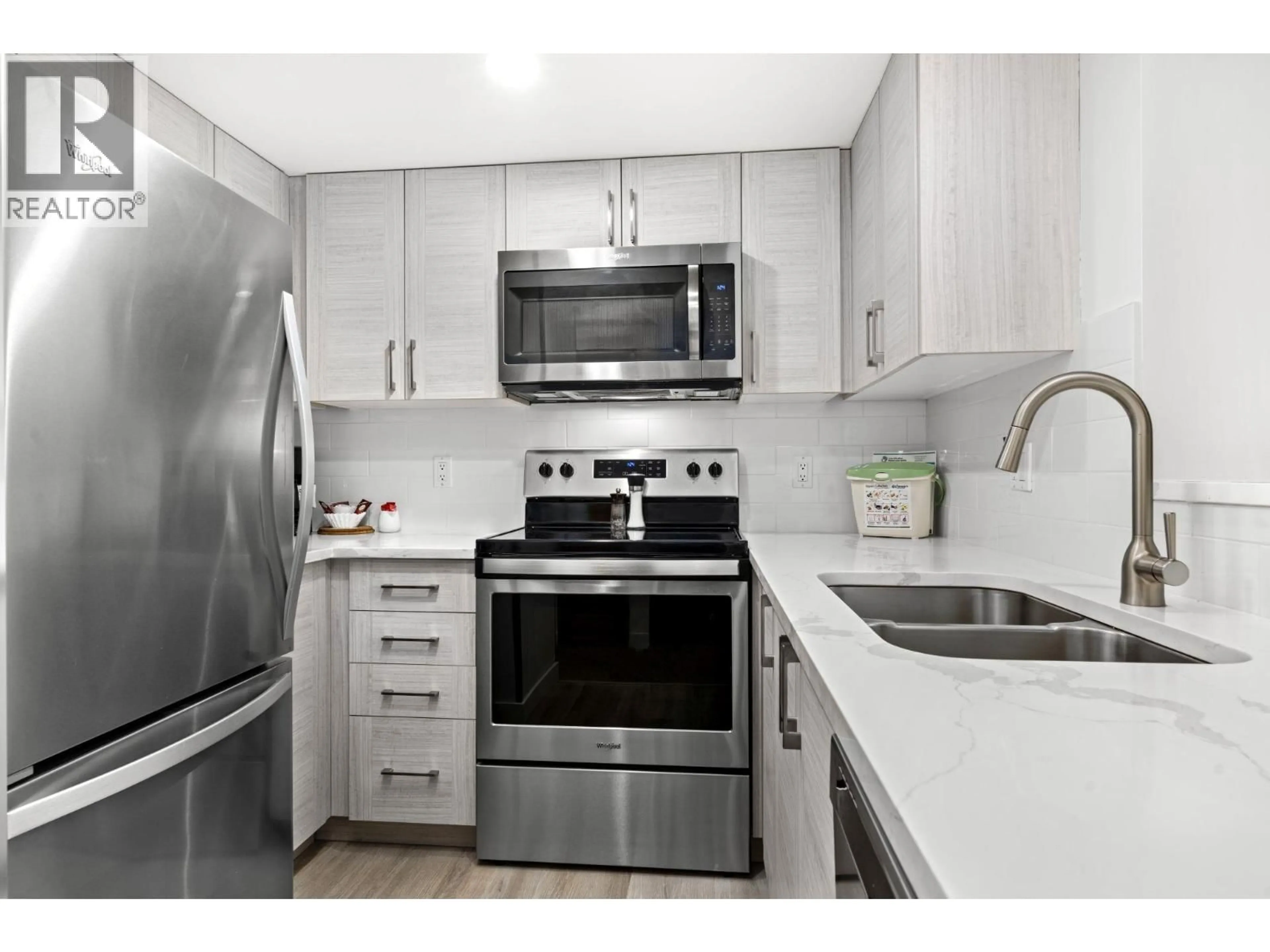 Standard kitchen, unknown for 31 - 4355 NORTHLANDS BOULEVARD, Whistler British Columbia V8E1C3