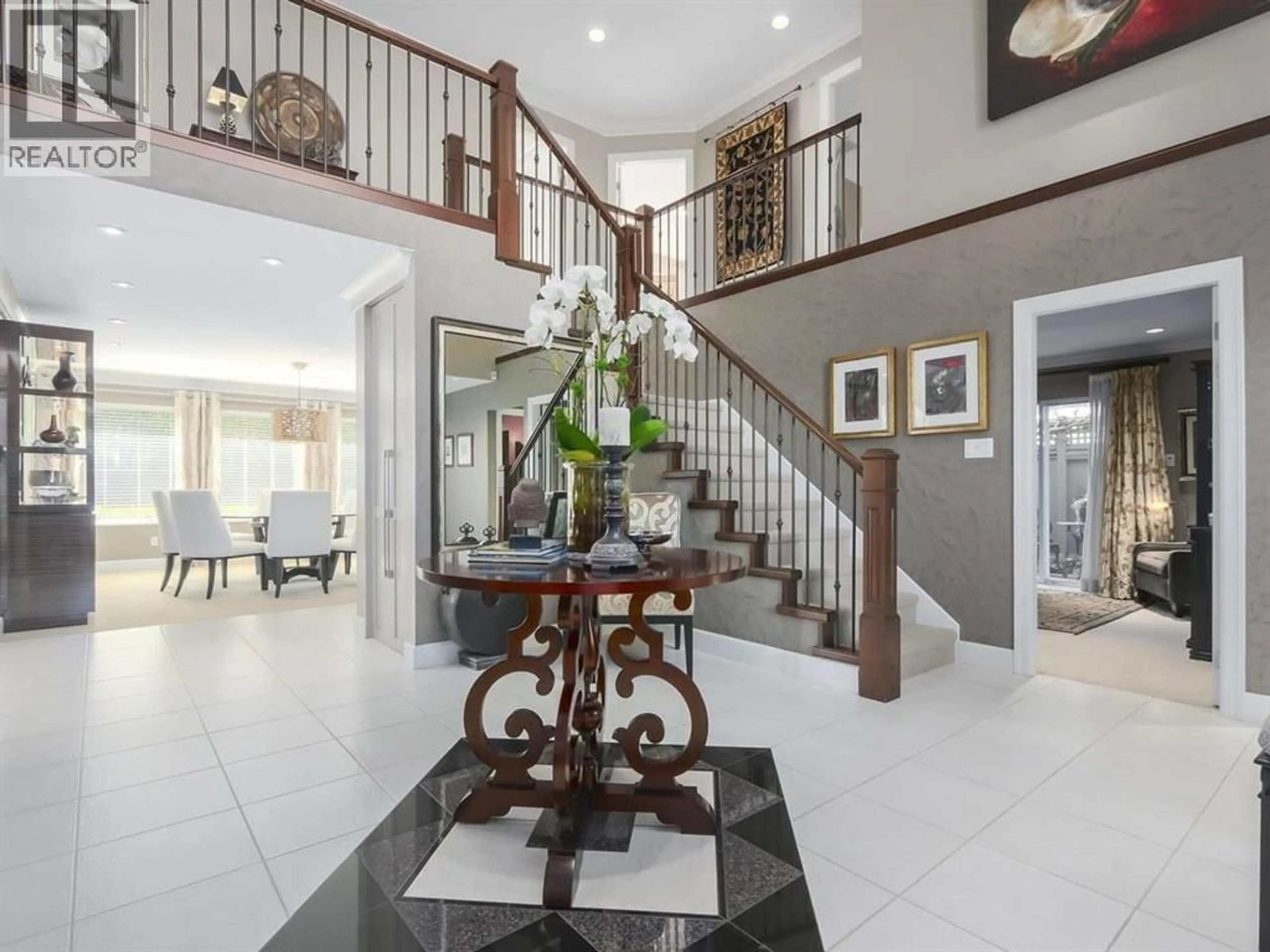 Indoor foyer for 5891 LAURELWOOD COURT, Richmond British Columbia V7C5J1