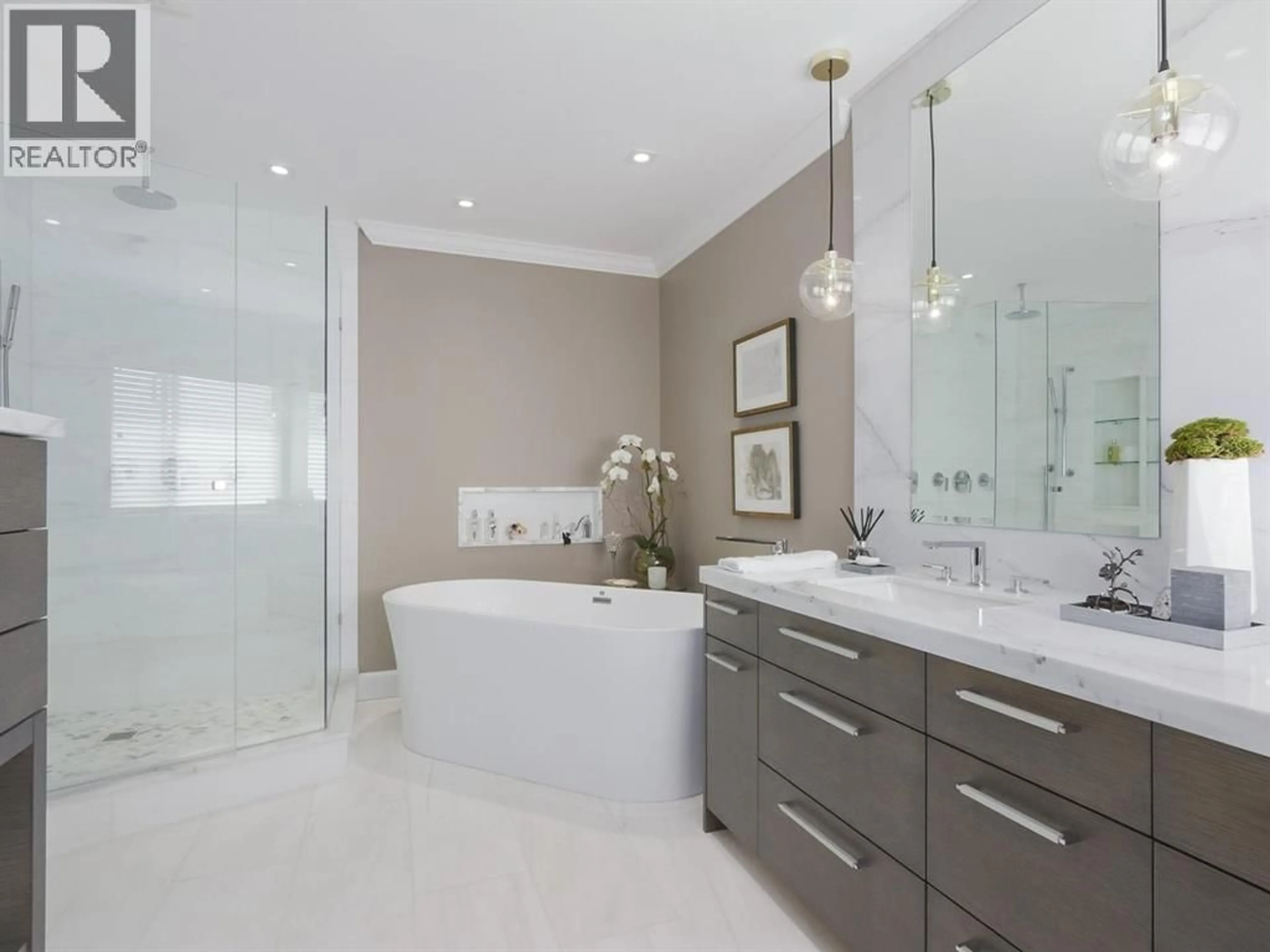 Contemporary bathroom, ceramic/tile floor for 5891 LAURELWOOD COURT, Richmond British Columbia V7C5J1