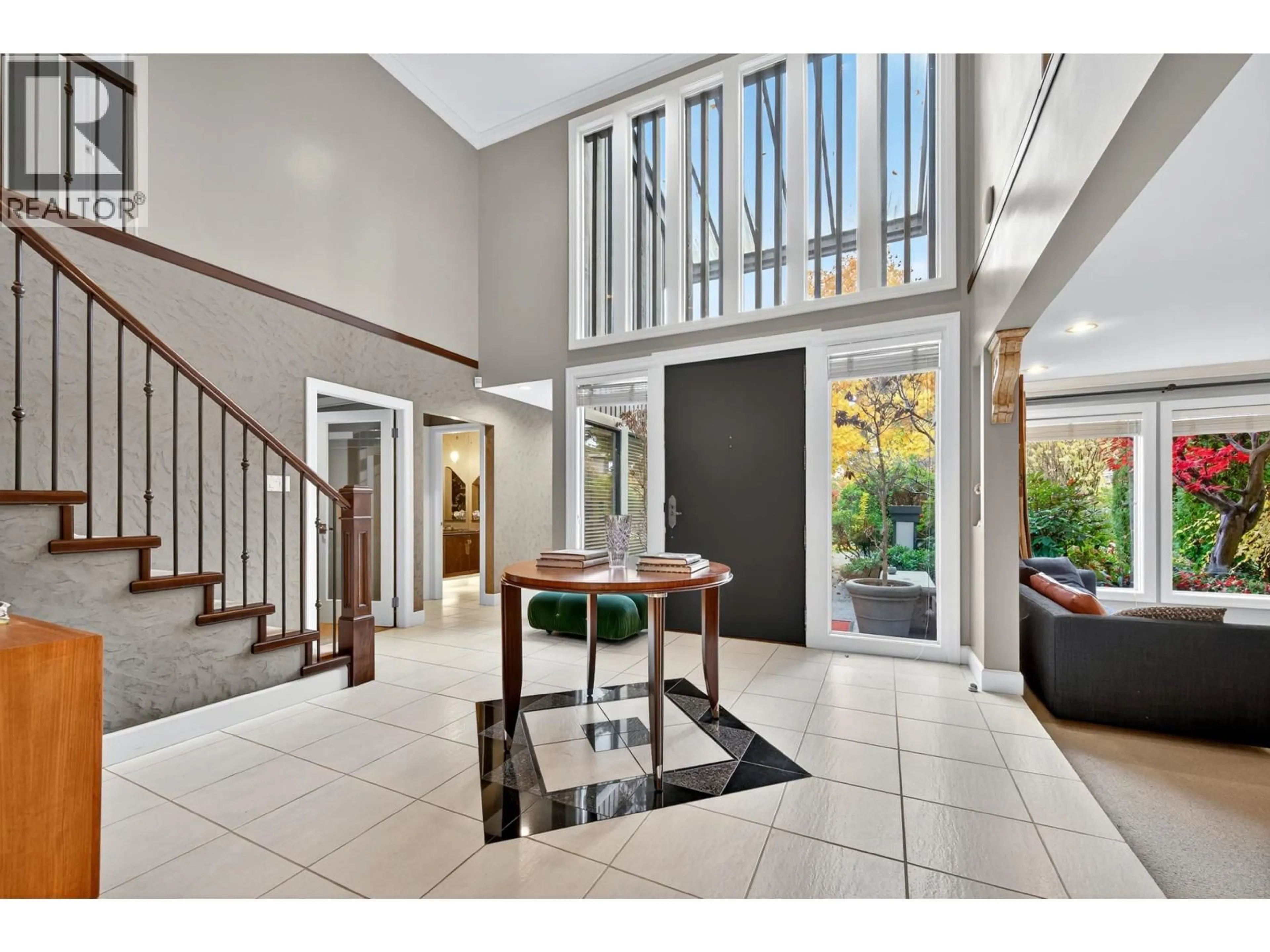 Indoor foyer for 5891 LAURELWOOD COURT, Richmond British Columbia V7C5J1