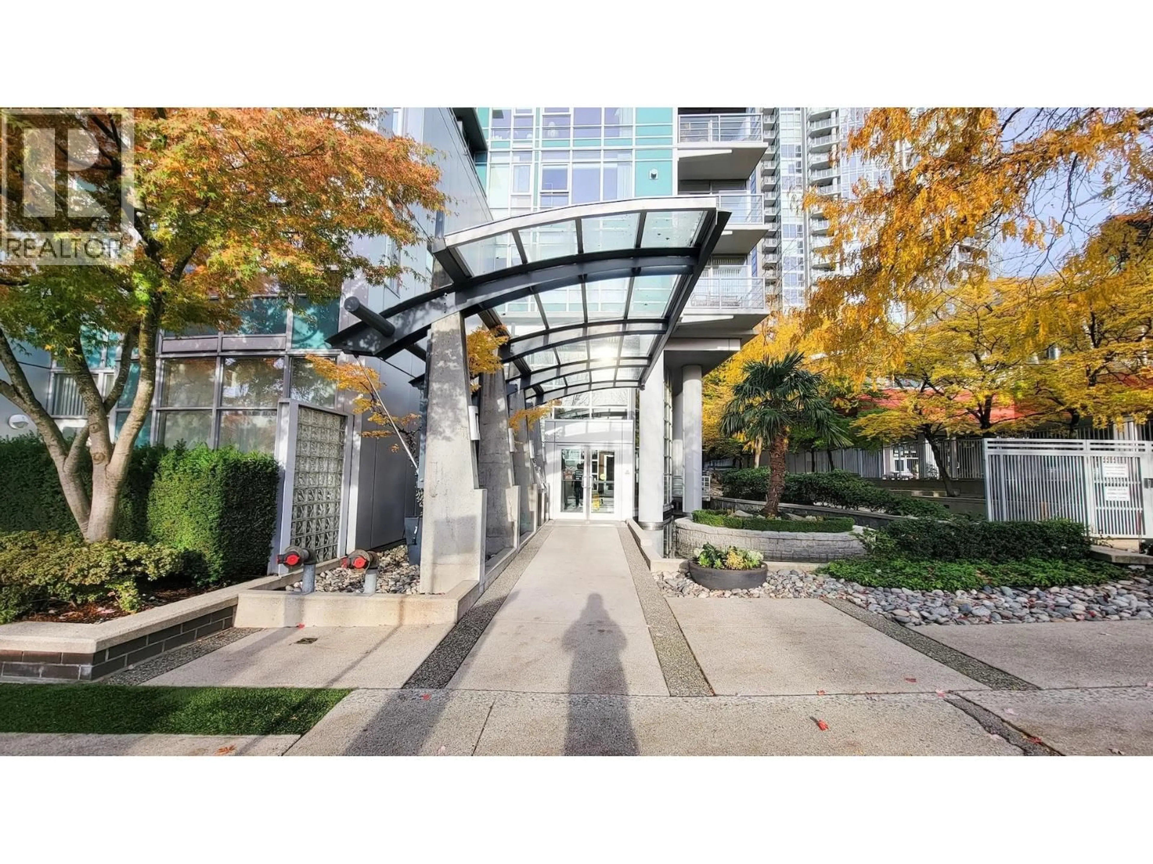 Indoor foyer for 502 - 1483 HOMER STREET, Vancouver British Columbia V6Z3C8