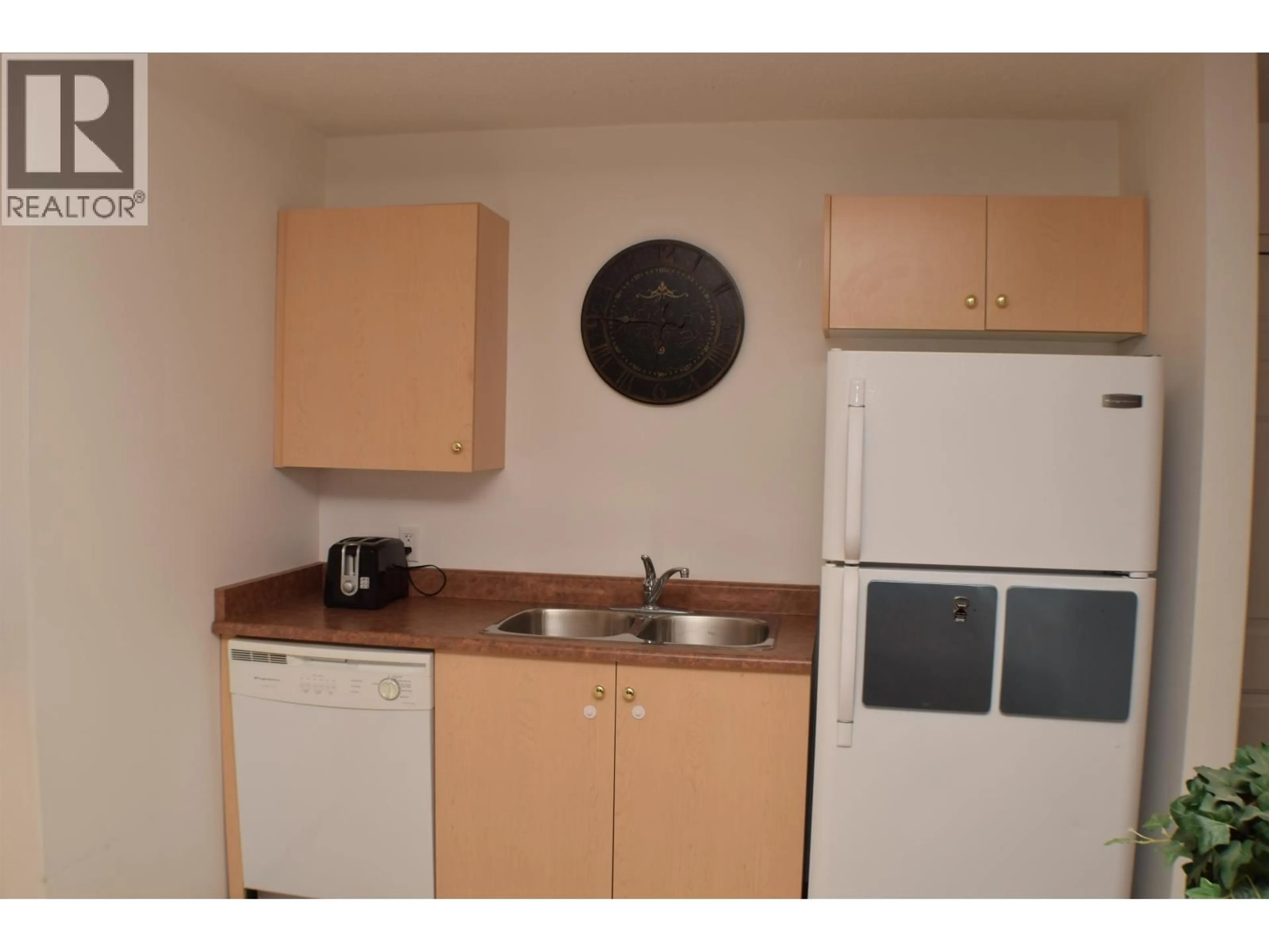 Standard kitchen, unknown for 305 - 8507 86 STREET, Fort St. John British Columbia V1J6W6