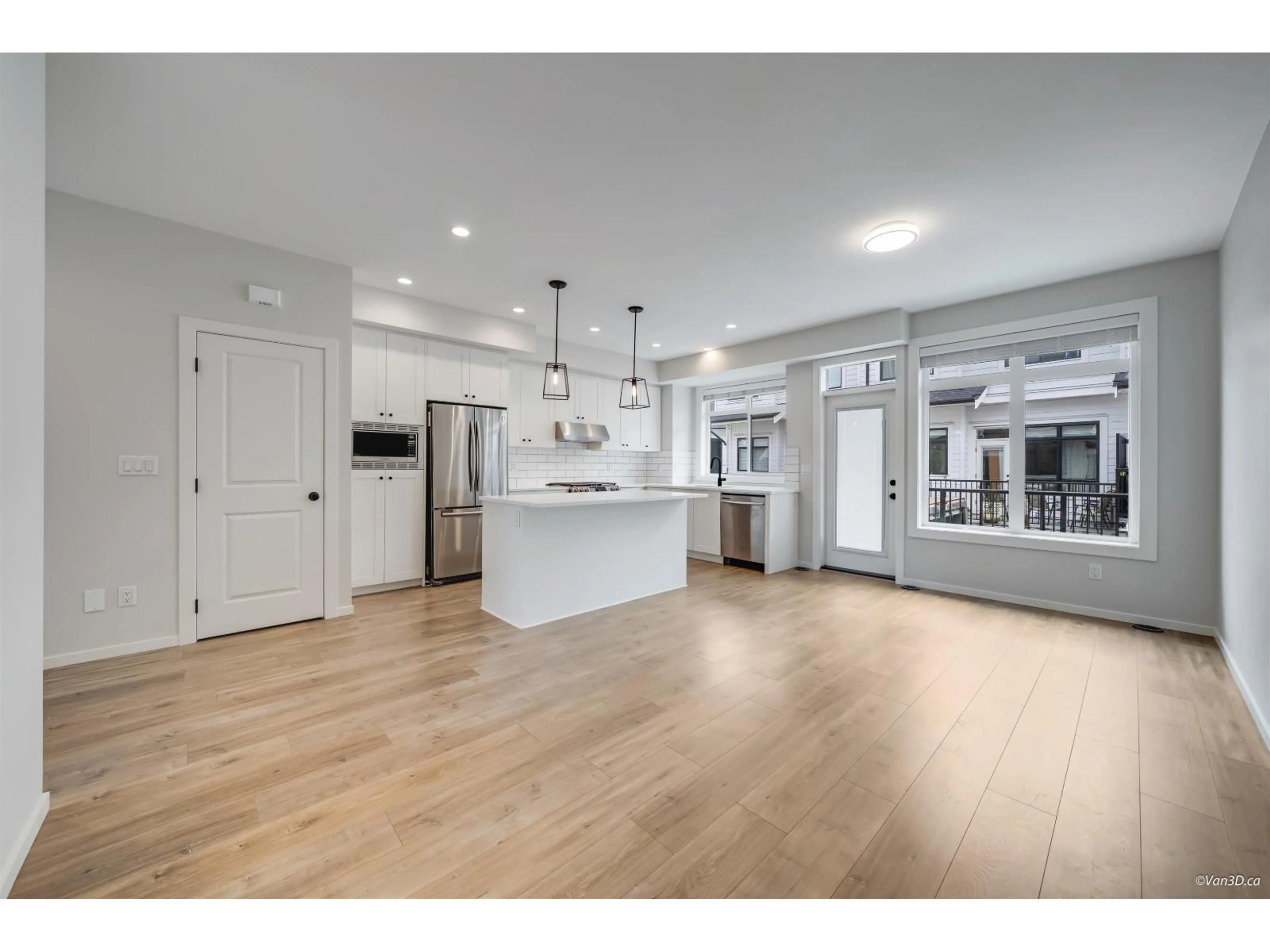 Open concept kitchen, unknown for 10 - 17557 100, Surrey British Columbia V4N6V5