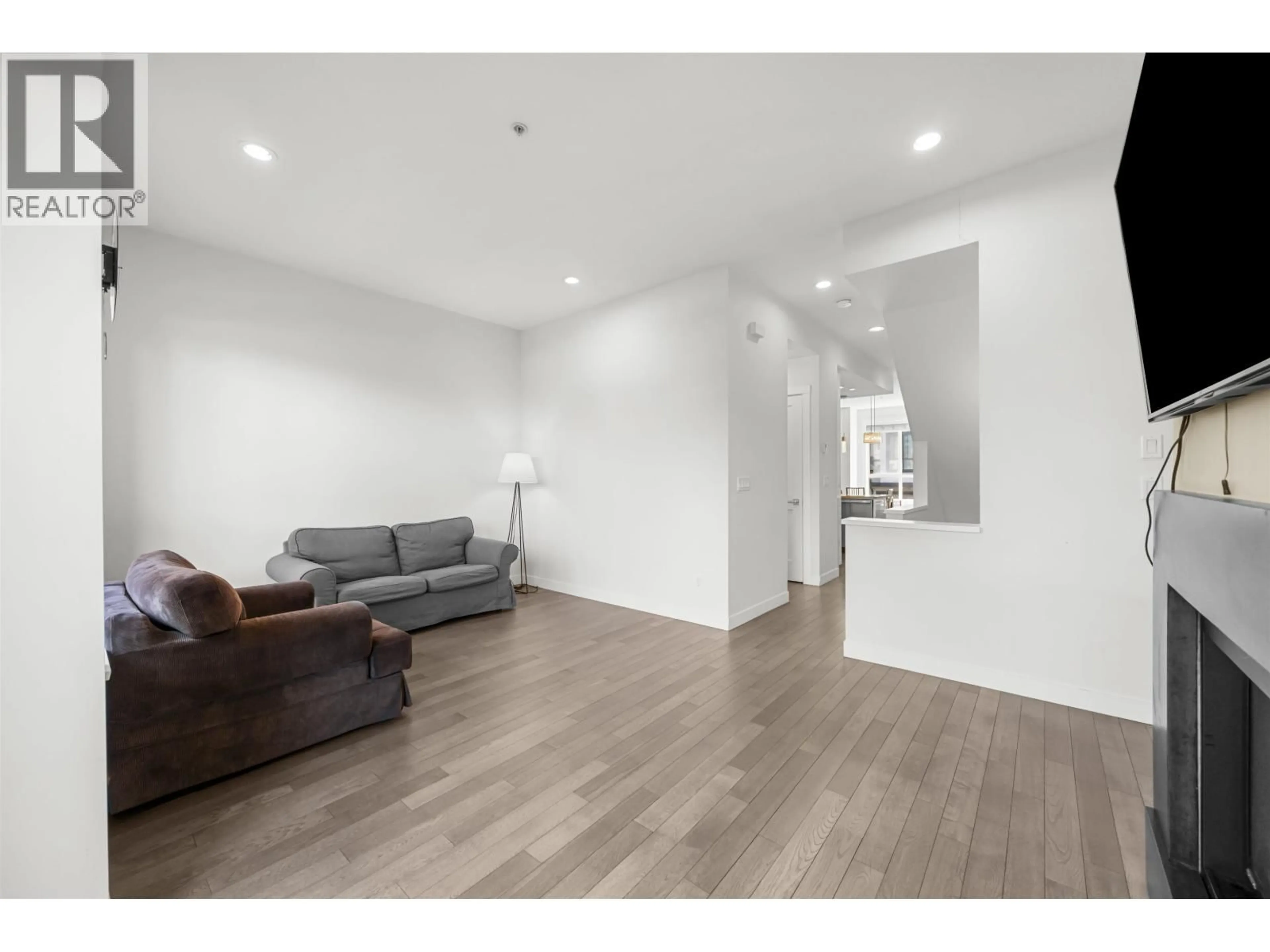 A pic of a room for 8 - 100 WOOD STREET, New Westminster British Columbia V3M0H6