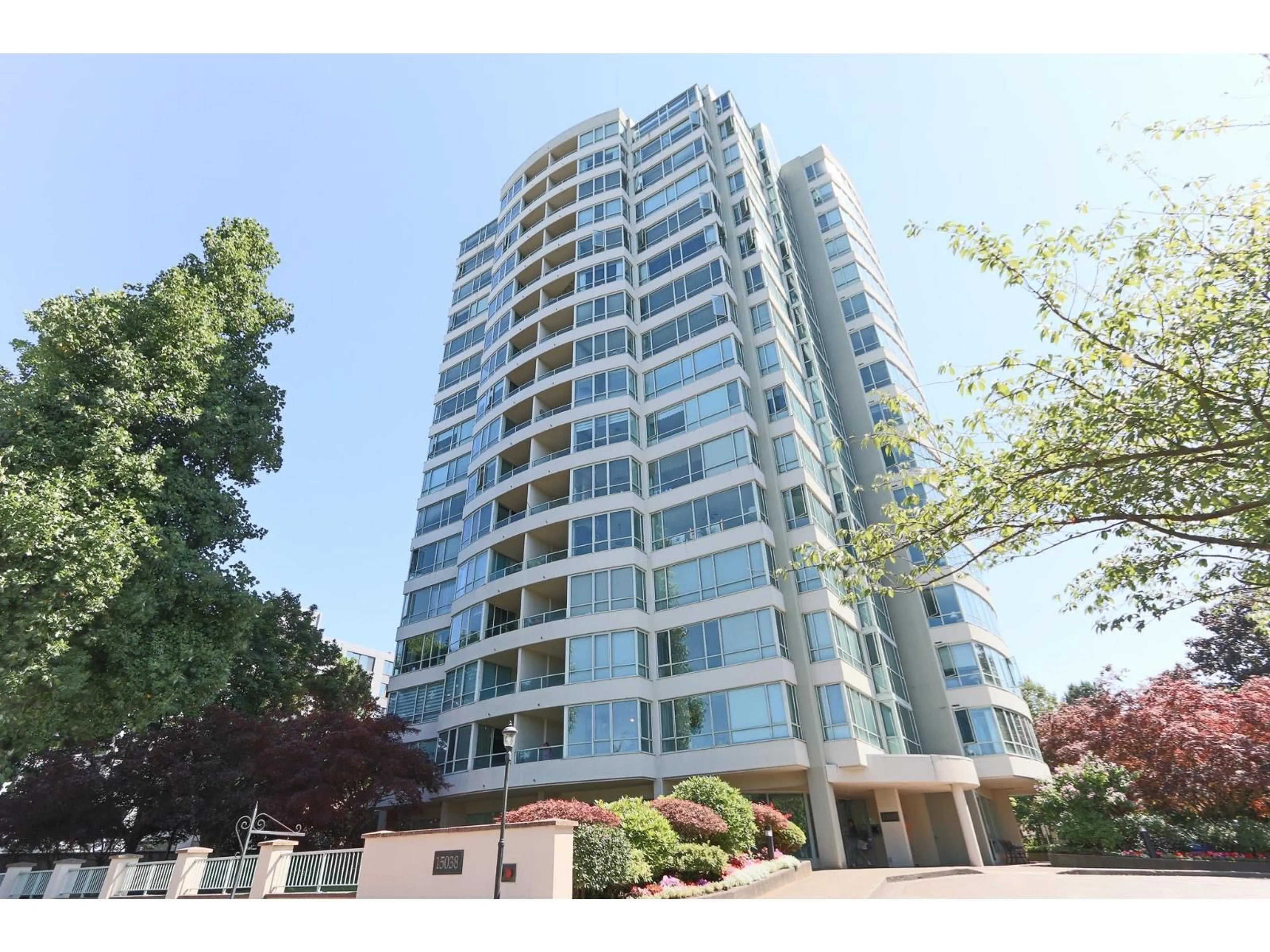 Unknown for 1503 - 15038 101, Surrey British Columbia V3R0N2