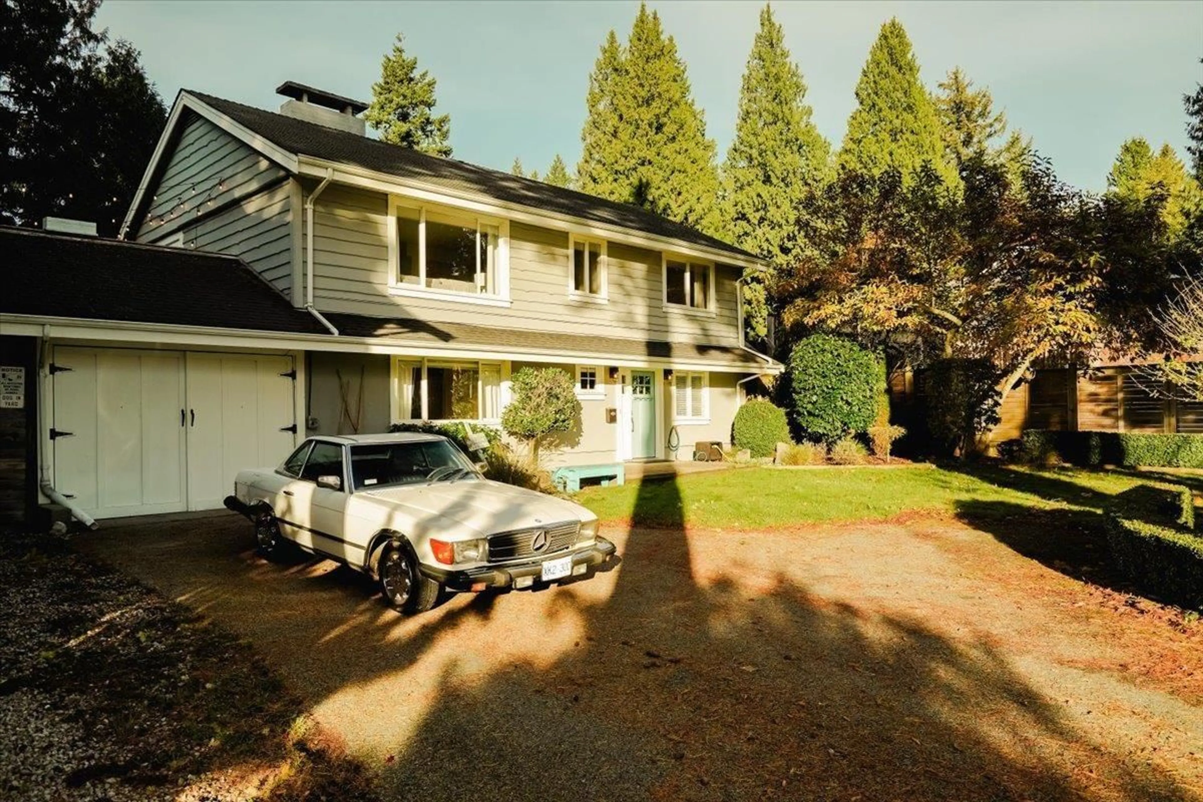 Unknown for 12469 23, Surrey British Columbia V4A2C5