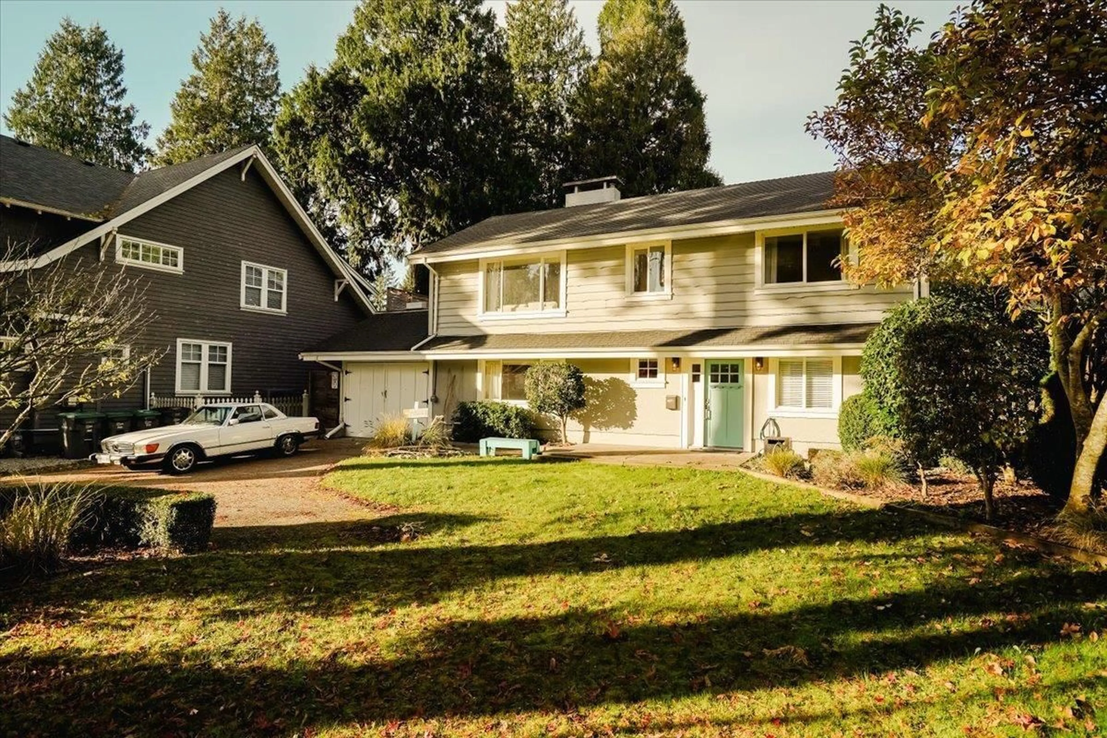 Home with vinyl exterior material, street for 12469 23, Surrey British Columbia V4A2C5