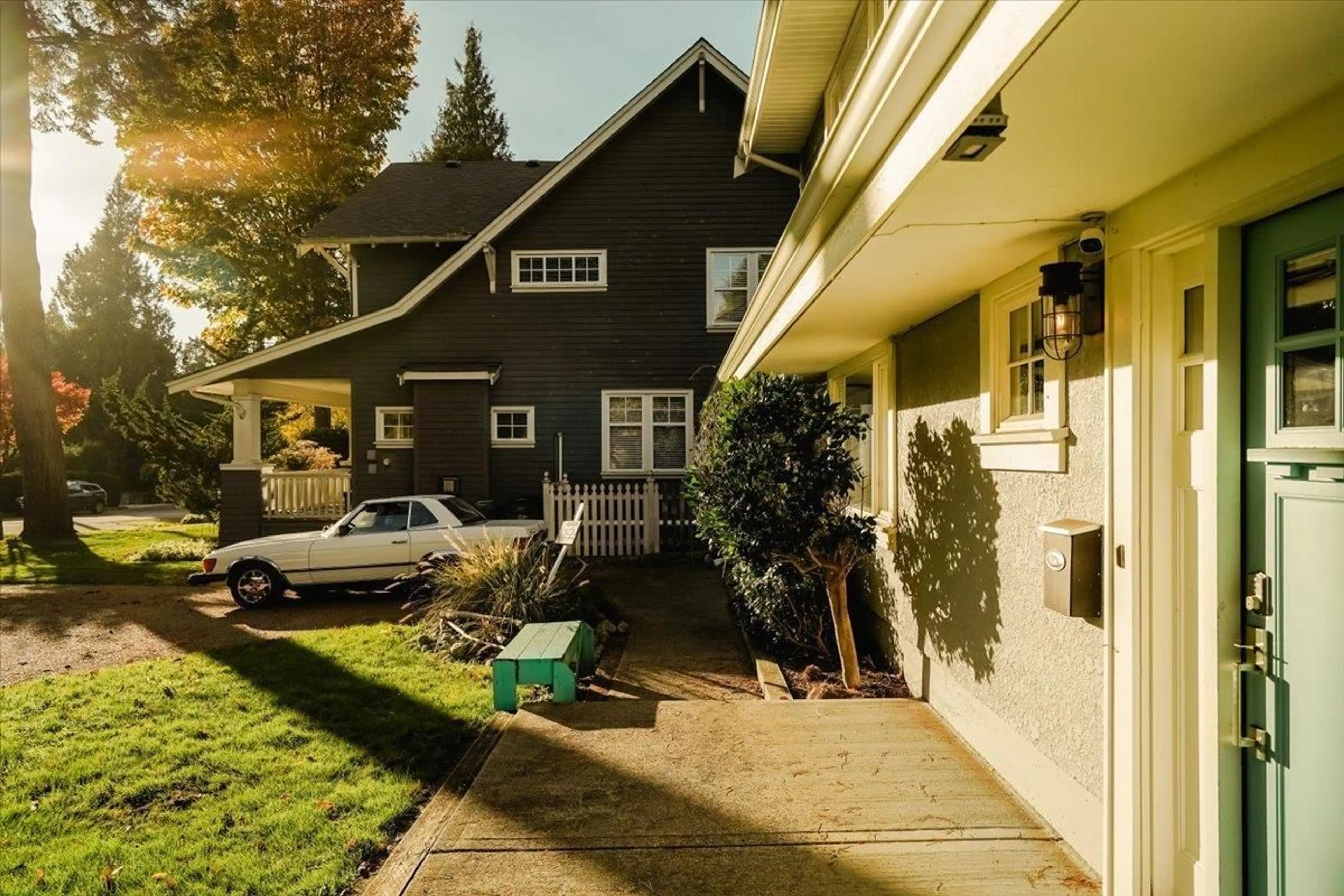 Patio, street for 12469 23 AVENUE, Surrey British Columbia V4A2C5