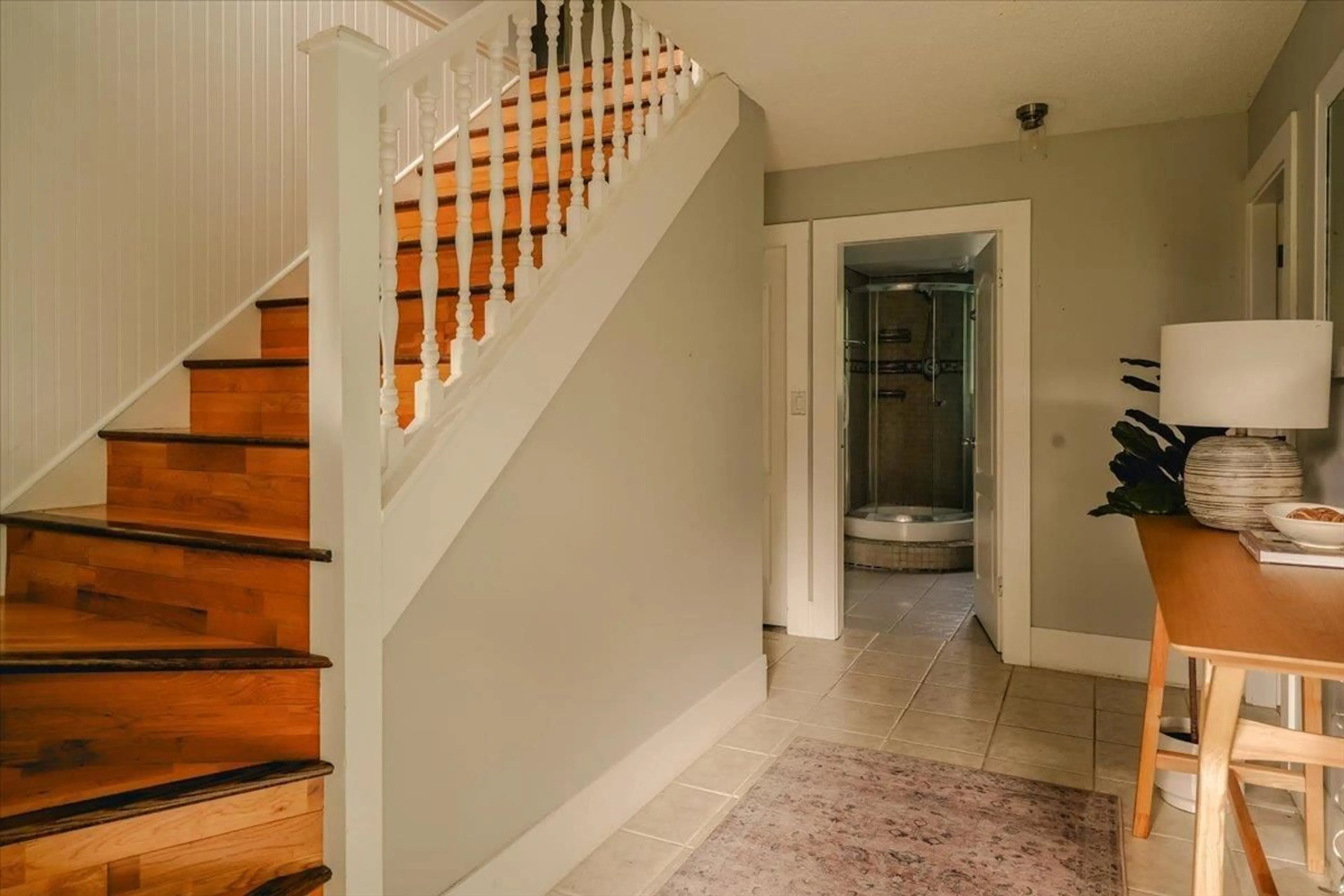 Unknown for 12469 23, Surrey British Columbia V4A2C5