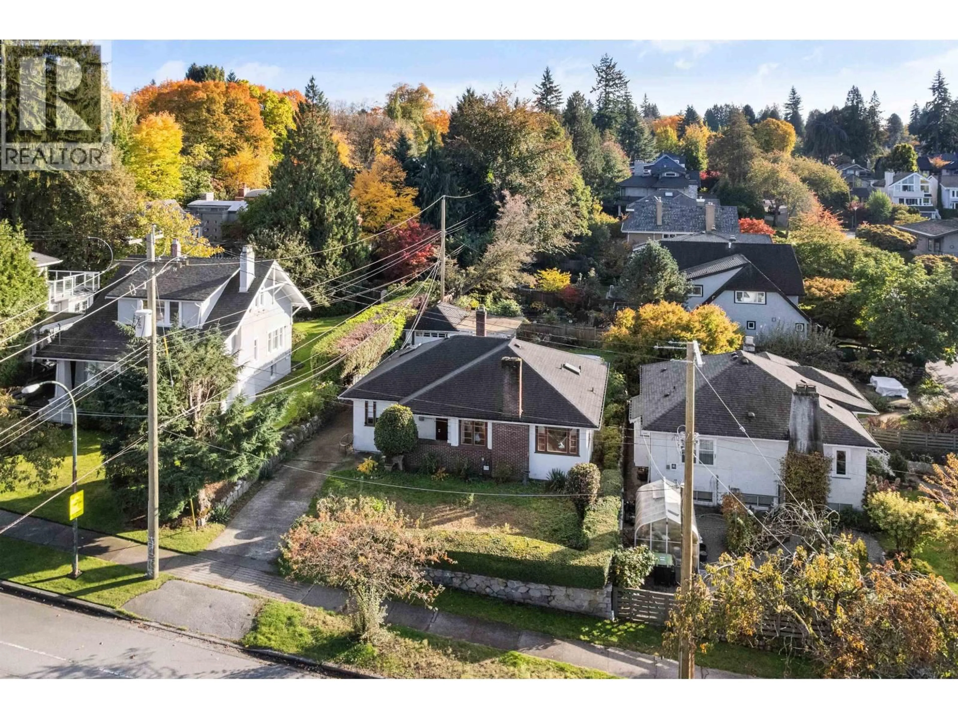 A pic from outside/outdoor area/front of a property/back of a property/a pic from drone, street for 1830 33RD AVENUE, Vancouver British Columbia V6M1B2