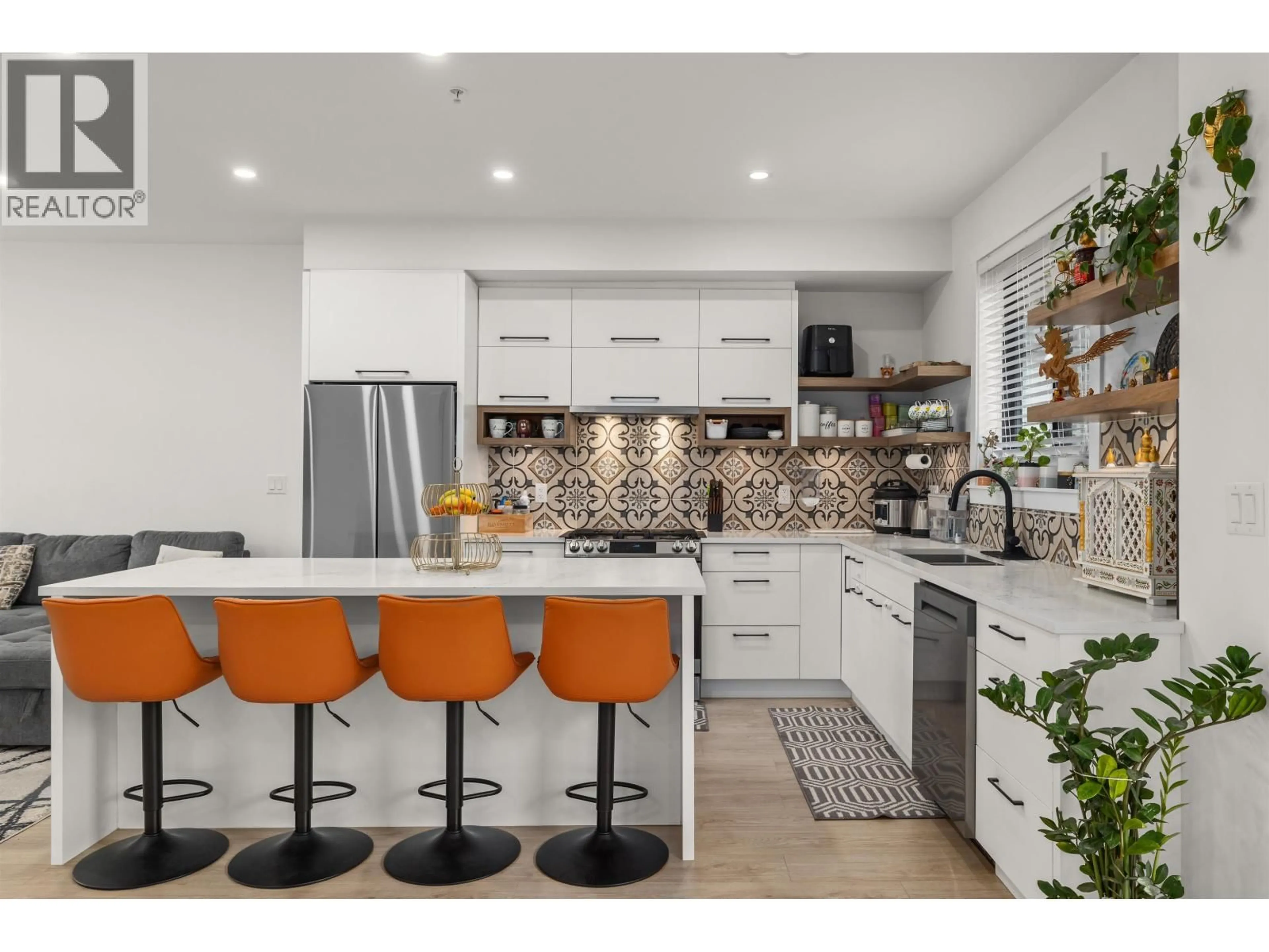 Open concept kitchen, ceramic/tile floor for 34 - 12018 237 STREET, Maple Ridge British Columbia V4R0H6