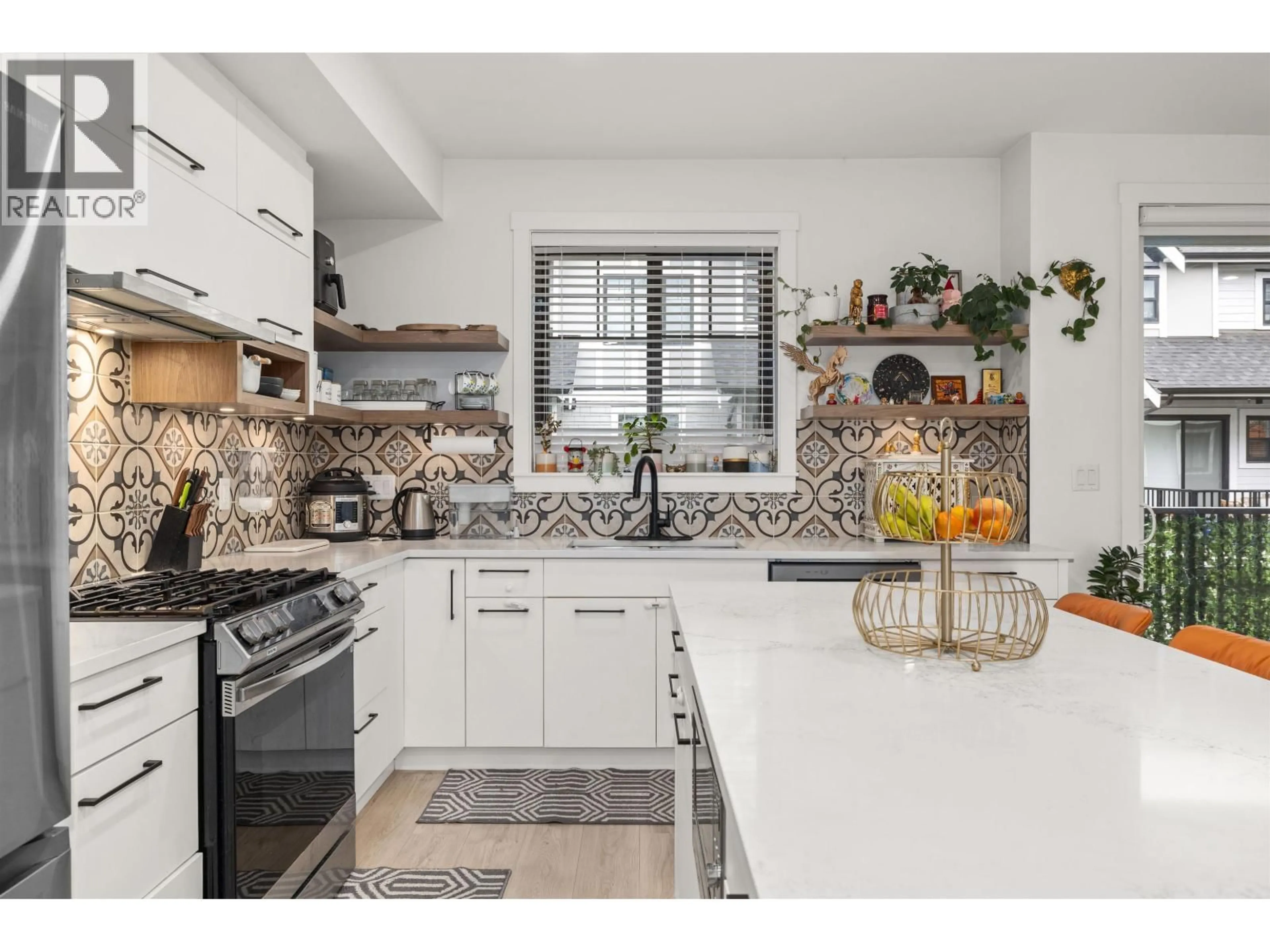 Open concept kitchen, ceramic/tile floor for 34 - 12018 237 STREET, Maple Ridge British Columbia V4R0H6