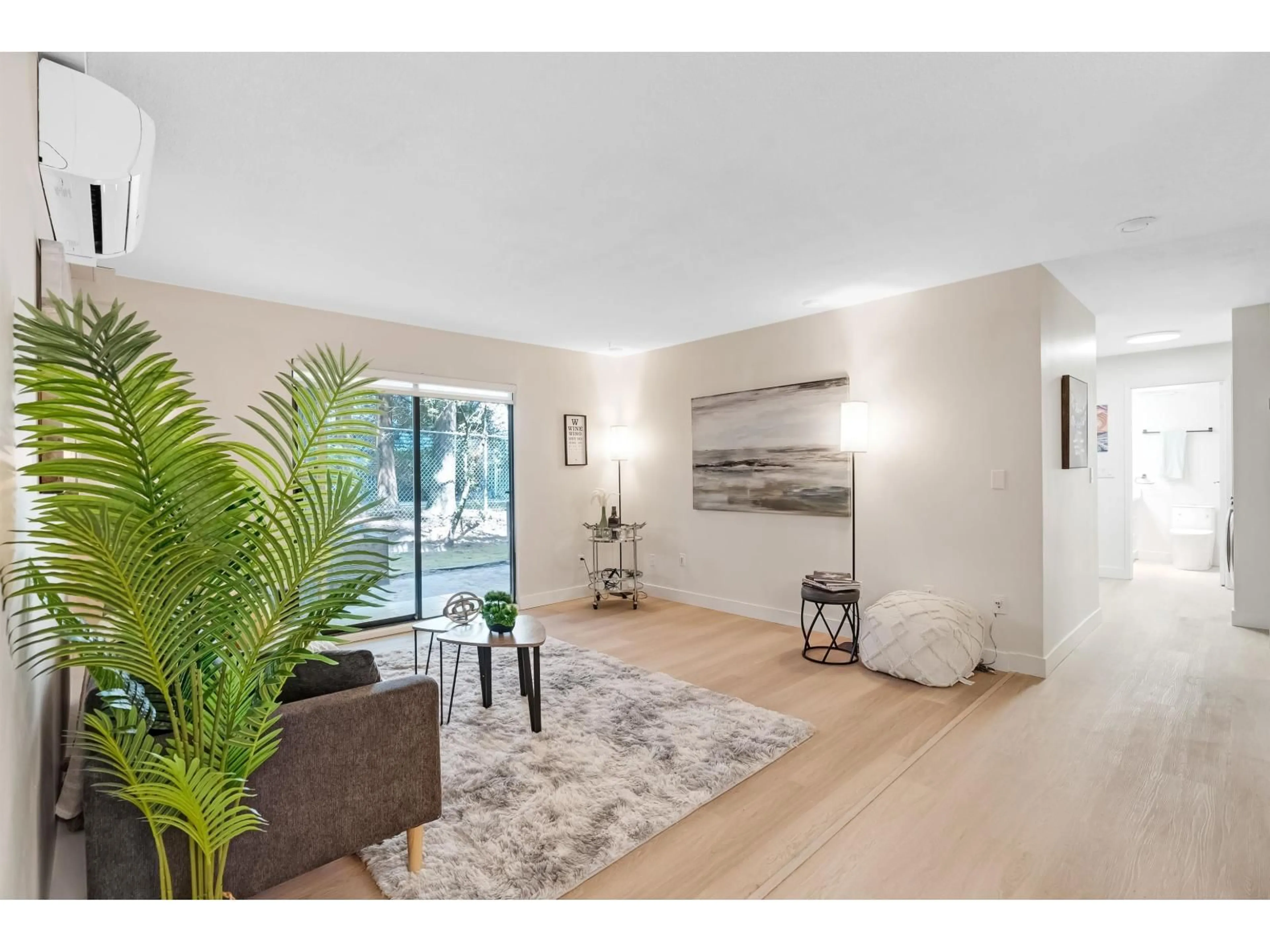 Indoor entryway for 104 - 7155 134 STREET, Surrey British Columbia V3W4T1