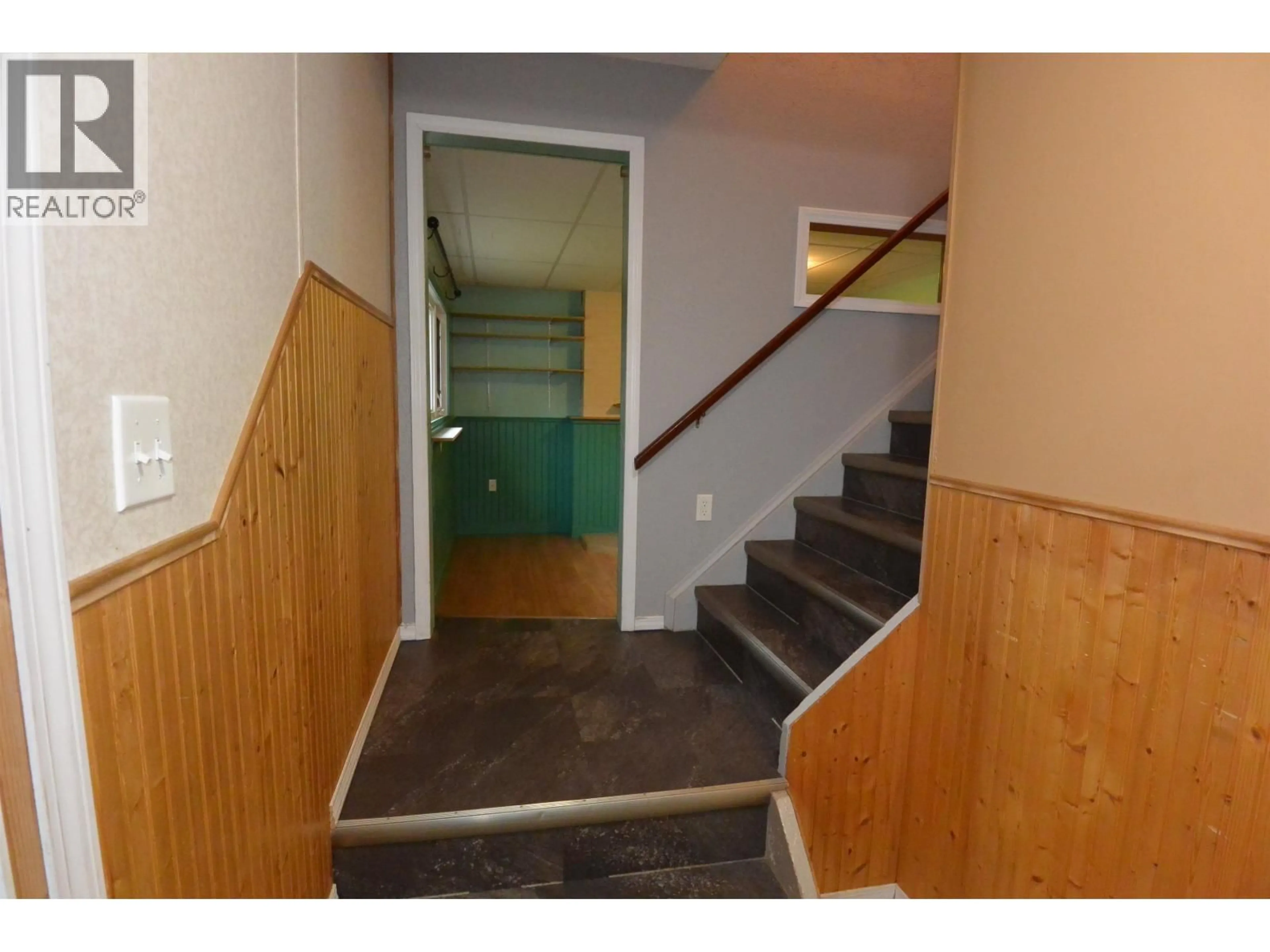 Indoor foyer for 3443 ALFRED AVENUE, Smithers British Columbia V0J2N0