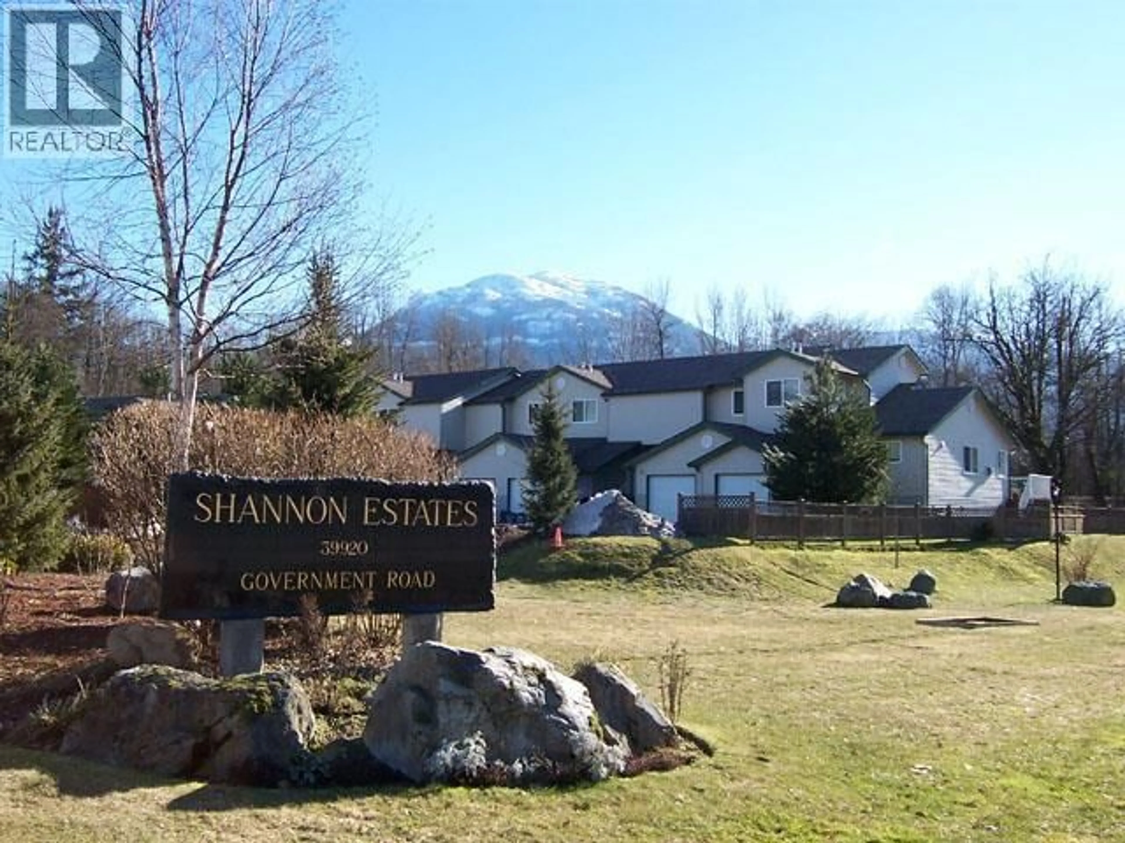 A pic from outside/outdoor area/front of a property/back of a property/a pic from drone, mountain view for 34 - 39920 GOVERNMENT ROAD, Squamish British Columbia V8B0G5