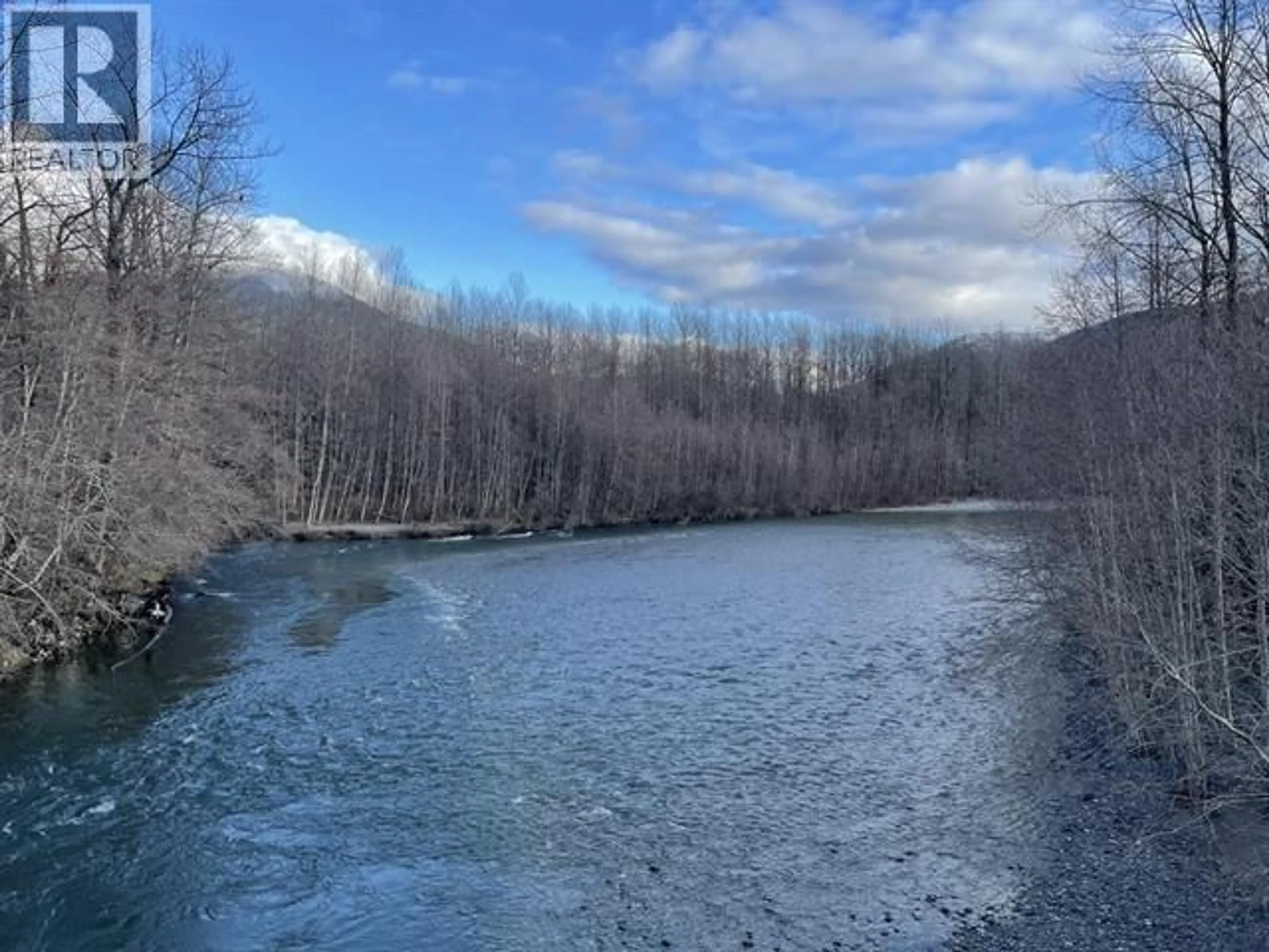 Blurry image for 34 - 39920 GOVERNMENT ROAD, Squamish British Columbia V8B0G5