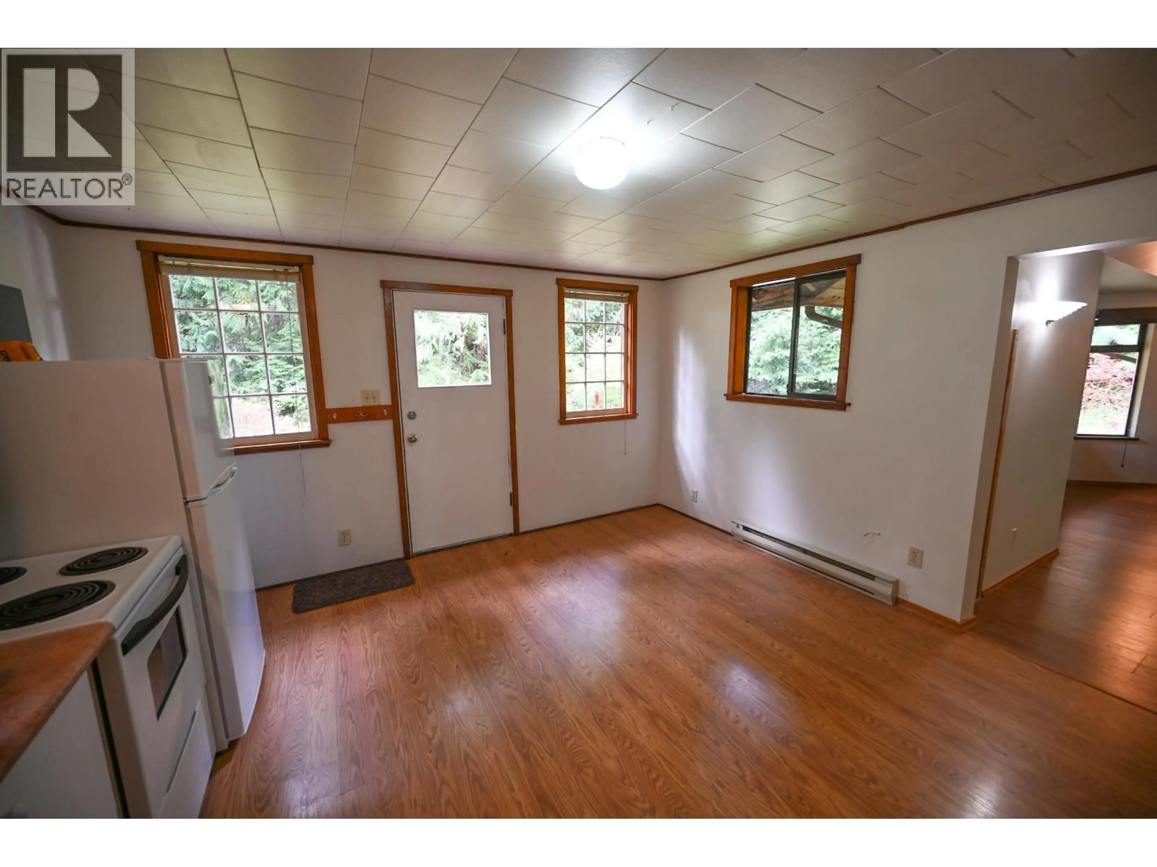 A pic of a room for 980 WOODLEY ROAD, Roberts Creek British Columbia V0N2W4