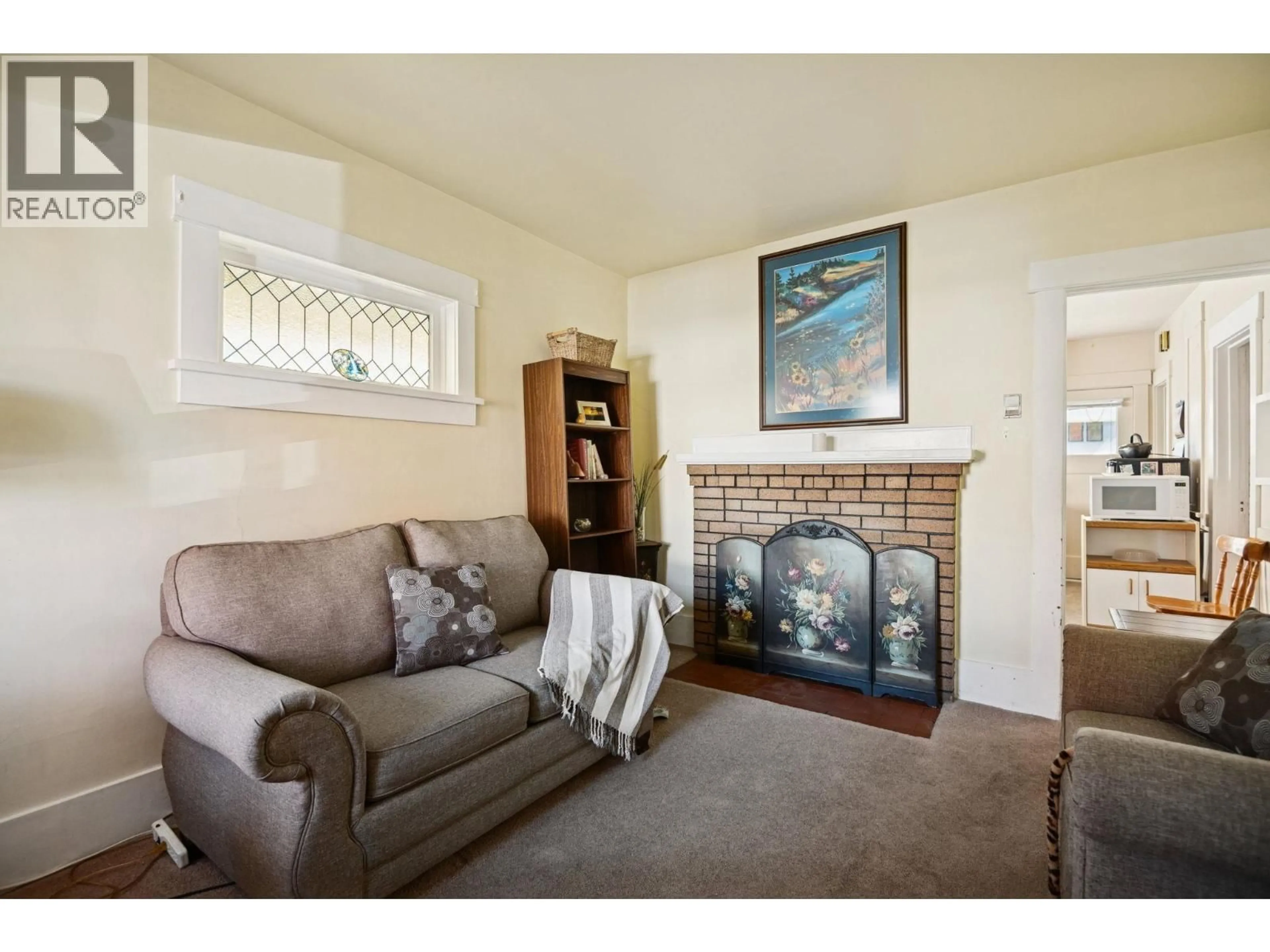 Living room with furniture, unknown for 2258 KITCHENER STREET, Vancouver British Columbia V5L2X2