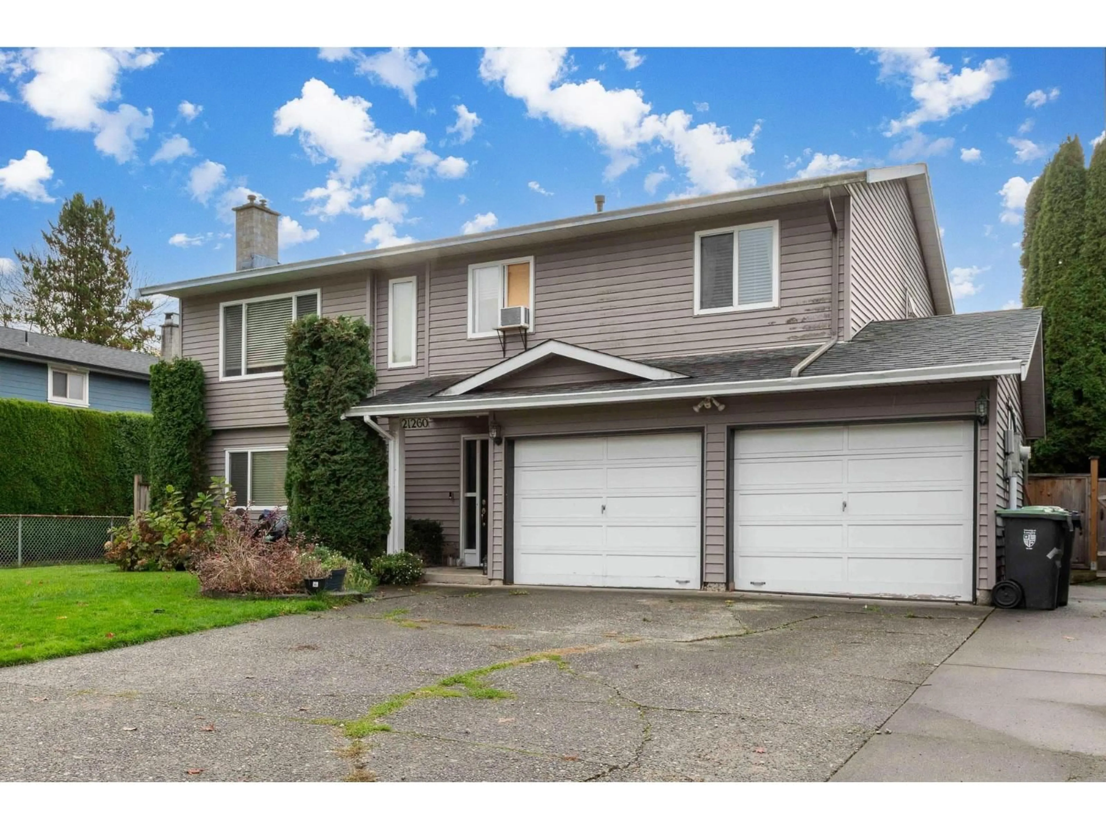 Home with vinyl exterior material, street for 21260 95, Langley British Columbia V1M1L8