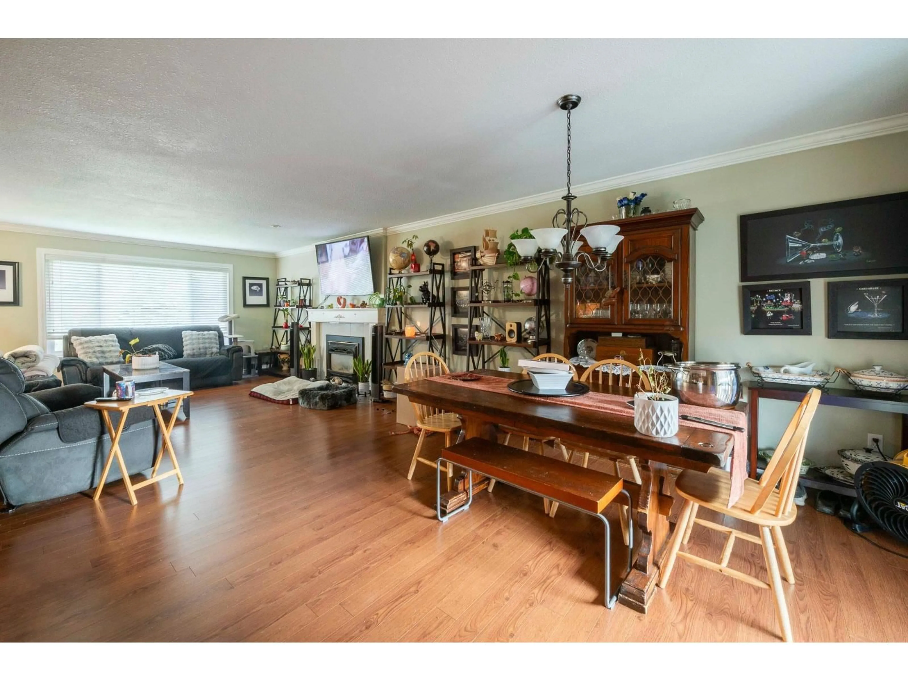 Unknown for 21260 95, Langley British Columbia V1M1L8