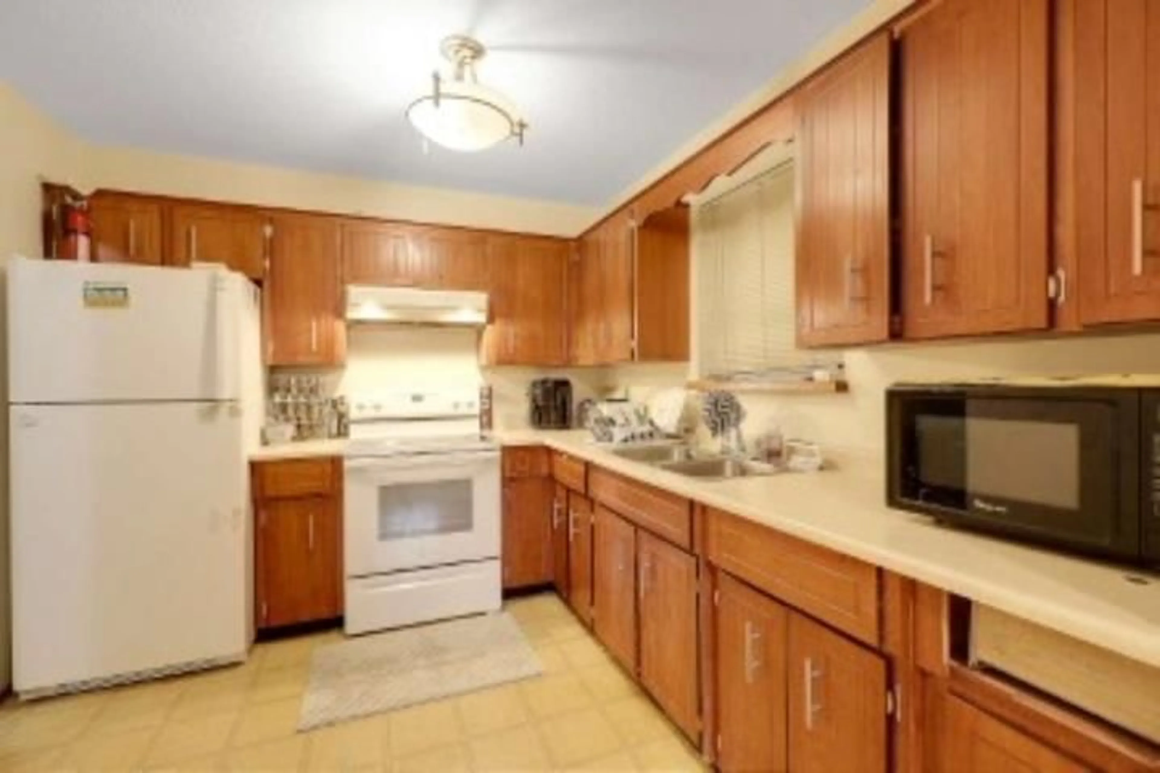 Standard kitchen, unknown for 7381 GRAND STREET, Mission British Columbia V2V3S3