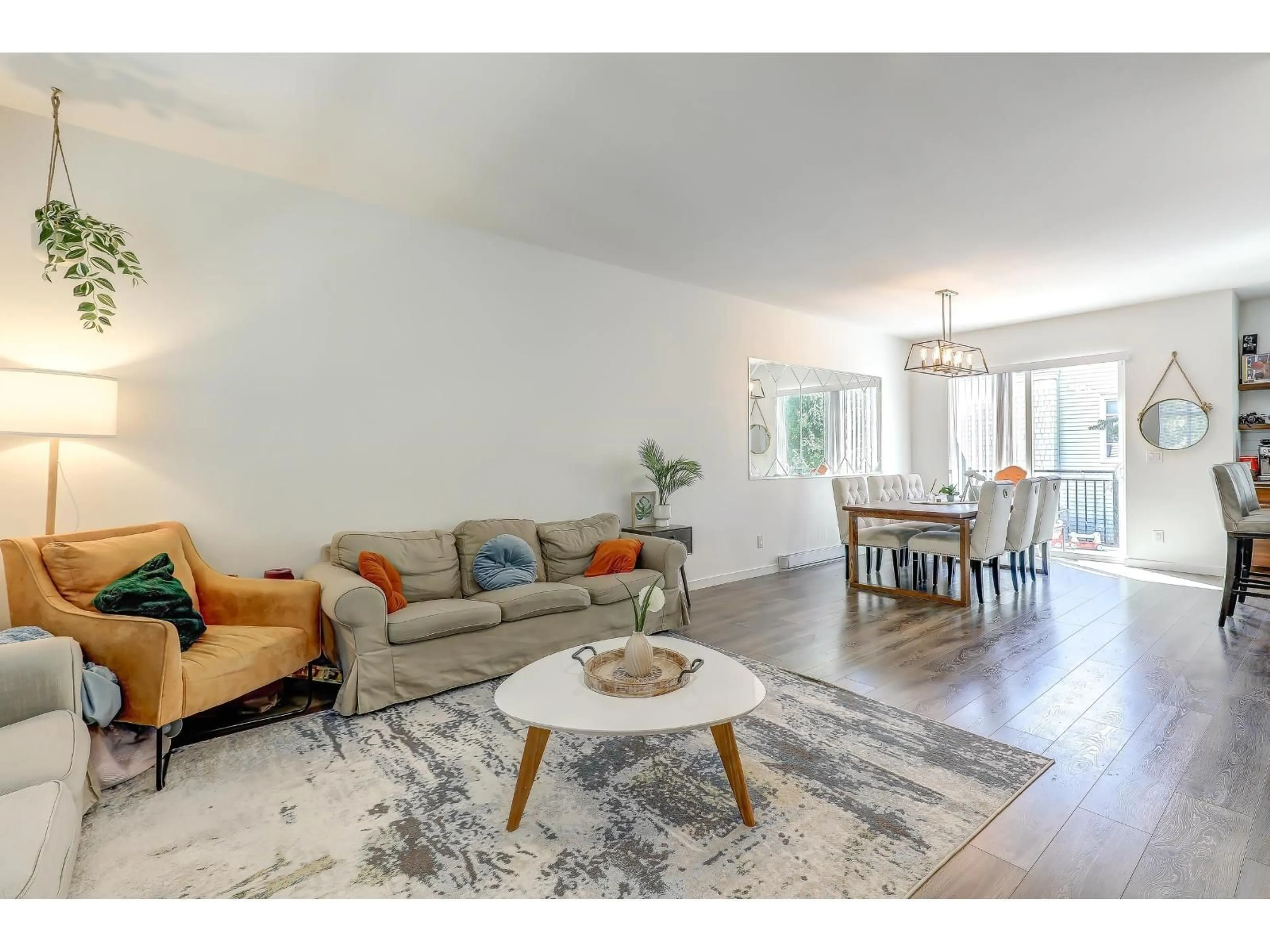 Living room with furniture, unknown for 503 - 16433 WATSON, Surrey British Columbia V4N6R9