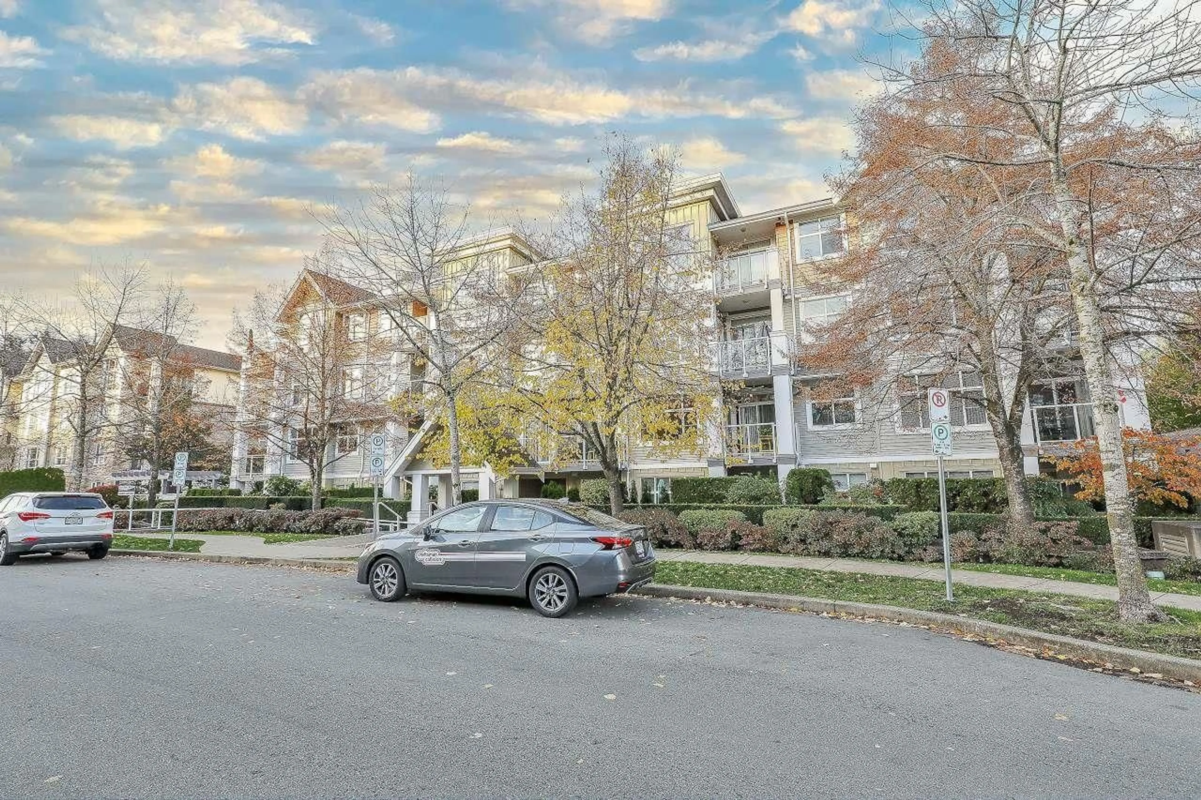 Unknown for 407 - 15299 17A, Surrey British Columbia V4A1V4