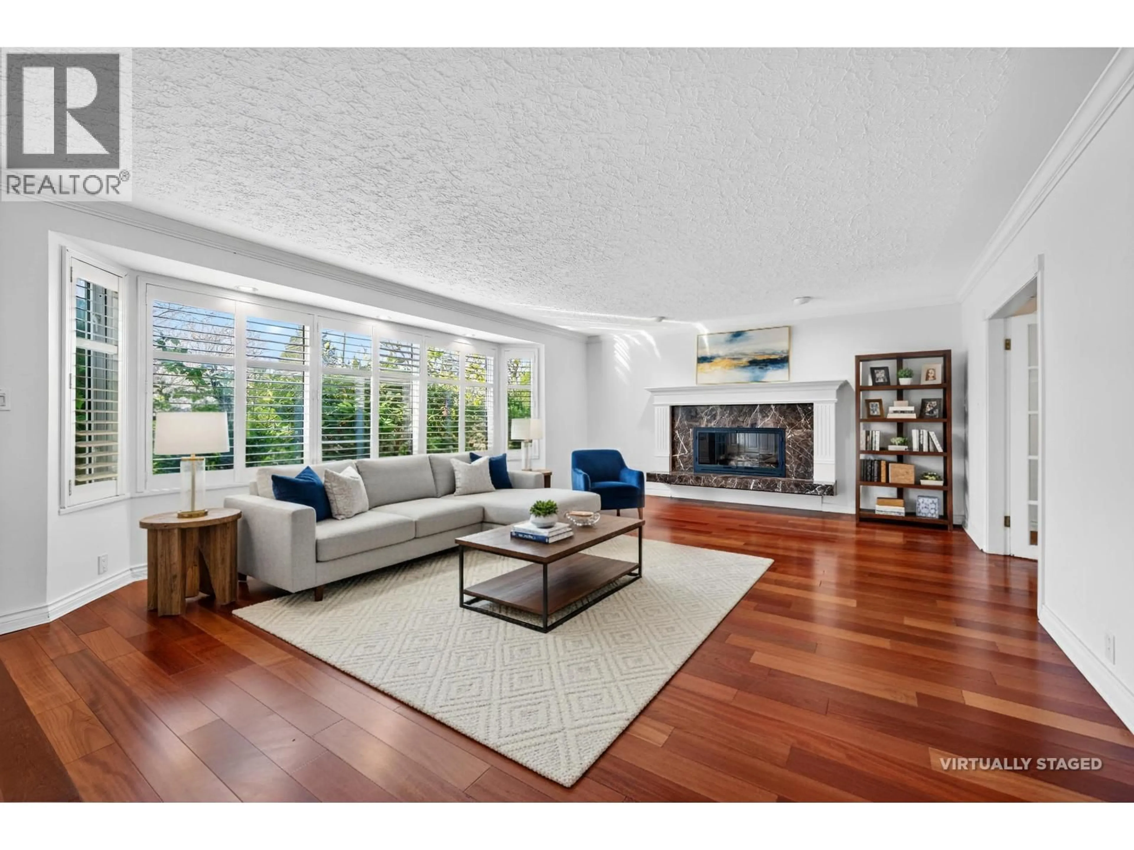 Living room with furniture, unknown for 906 PACIFIC DRIVE, Delta British Columbia V4M2K3