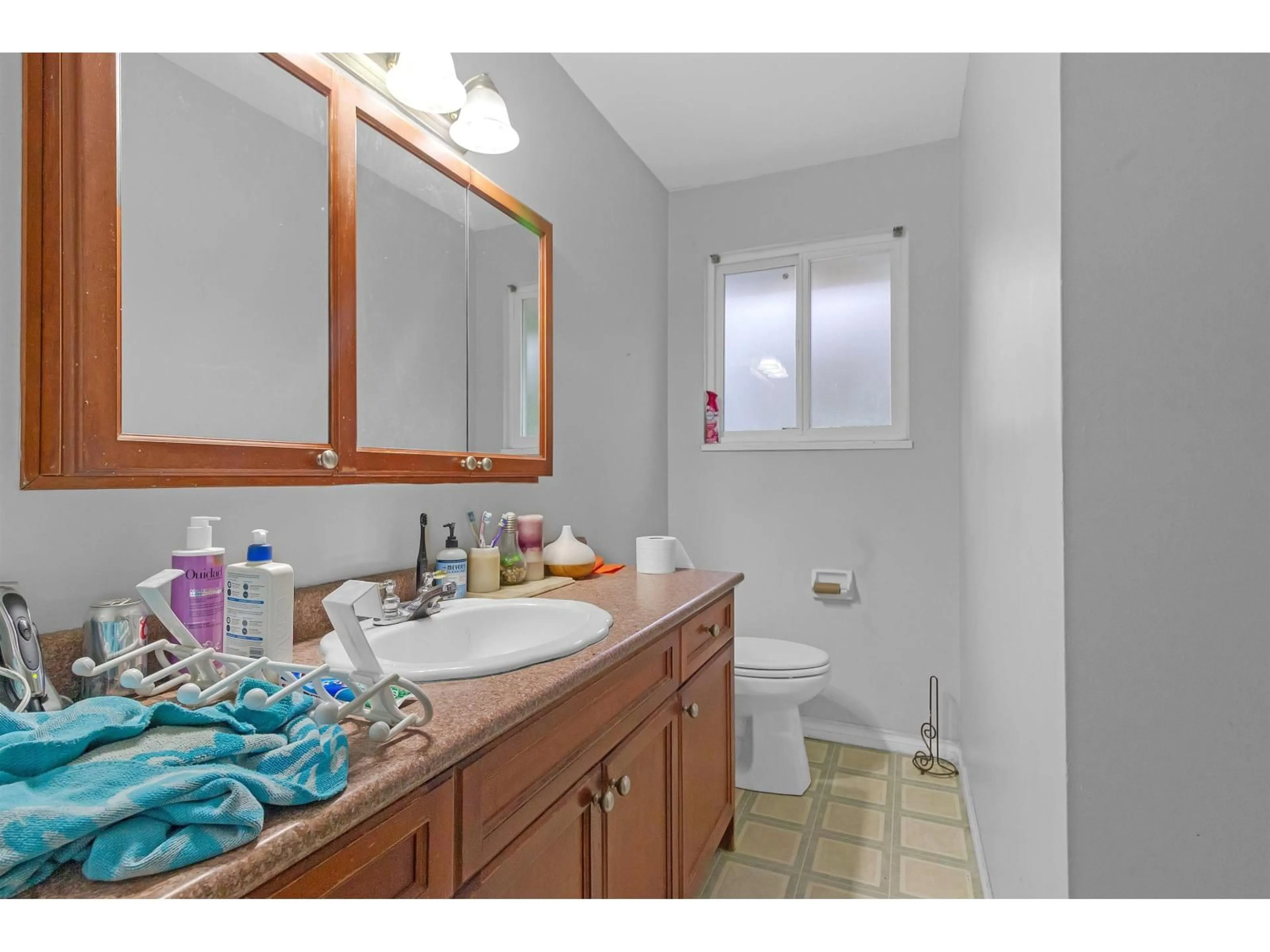 Standard bathroom, ceramic/tile floor for 8714 151B, Surrey British Columbia V3S4V4