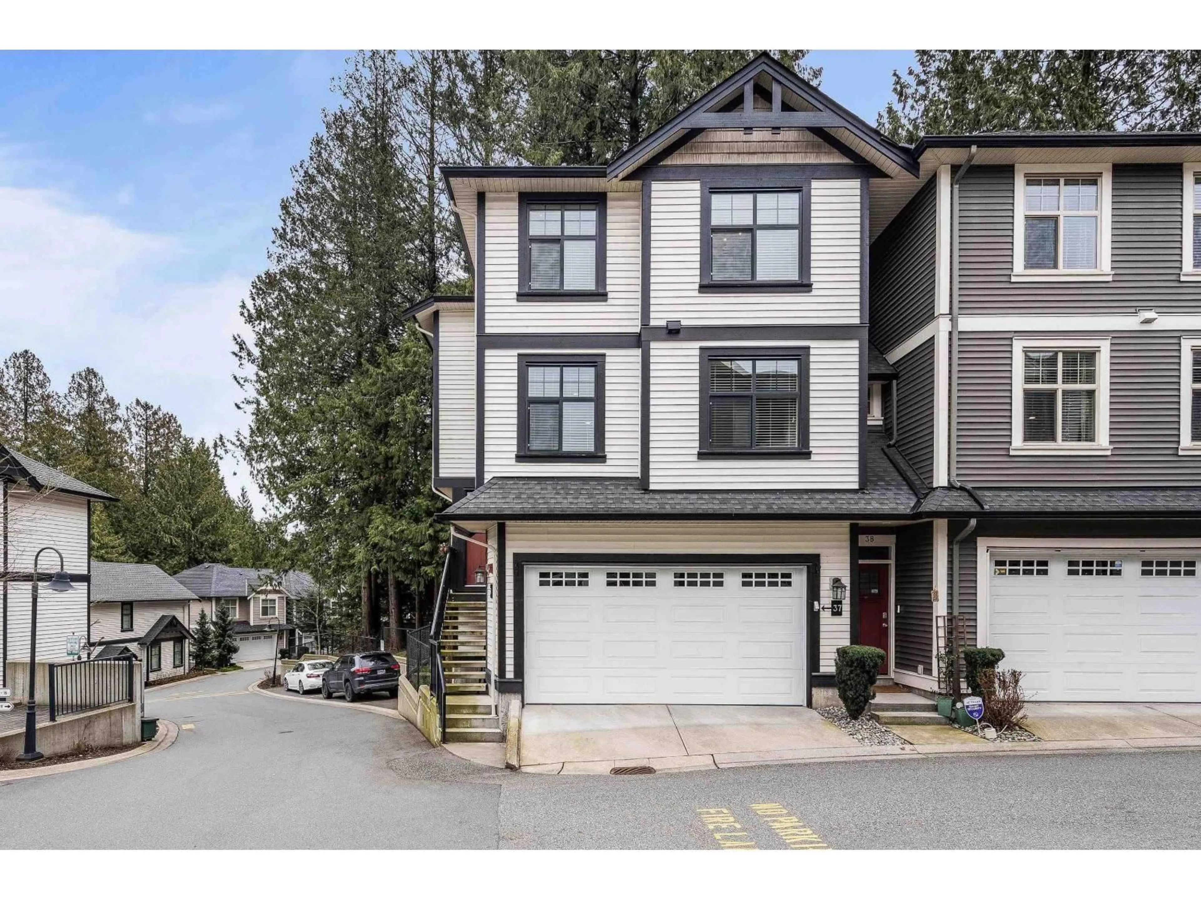 Home with vinyl exterior material, street for 37 - 35298 MARSHALL, Abbotsford British Columbia V3G0E2