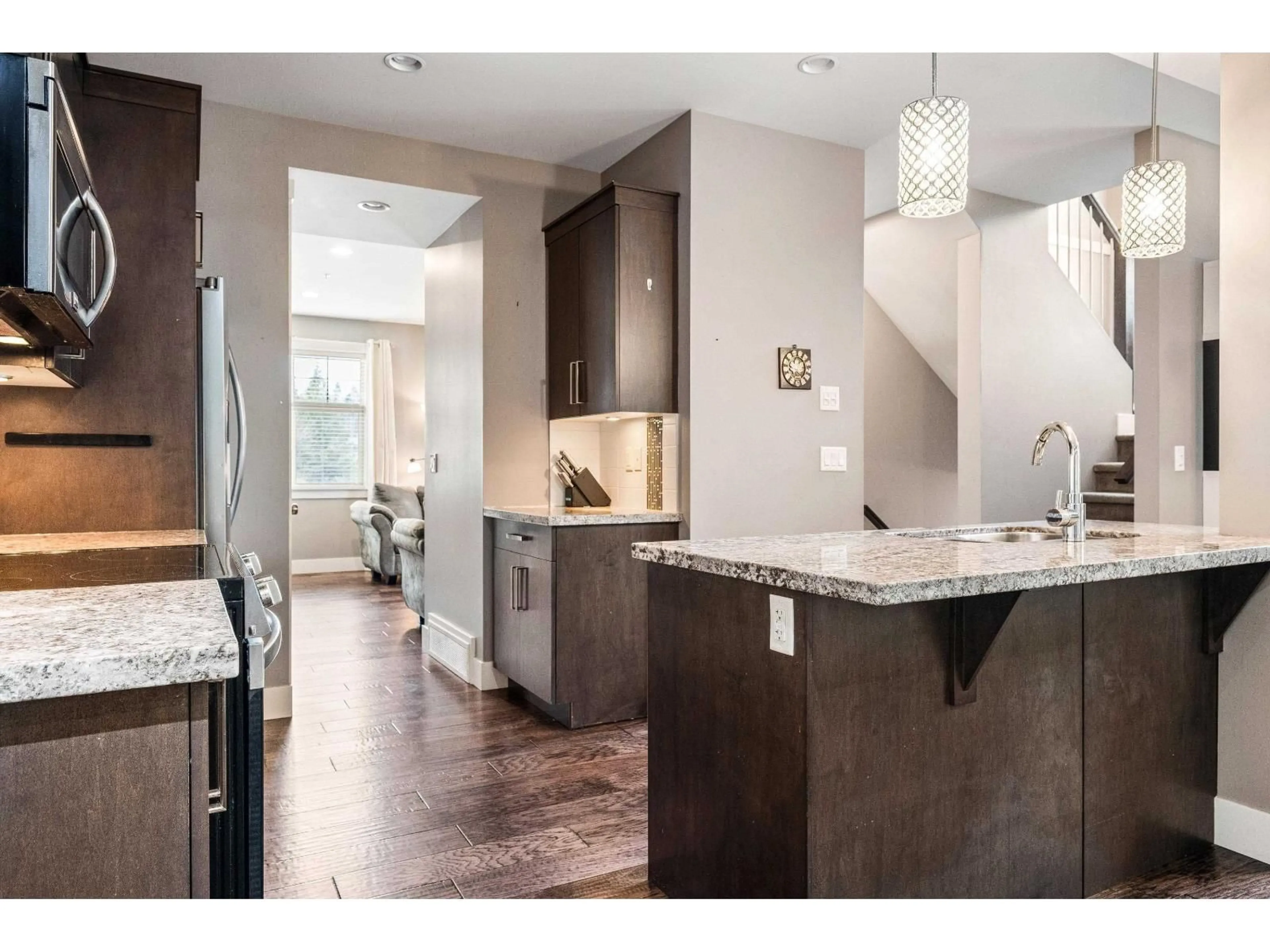 Open concept kitchen, unknown for 37 - 35298 MARSHALL, Abbotsford British Columbia V3G0E2