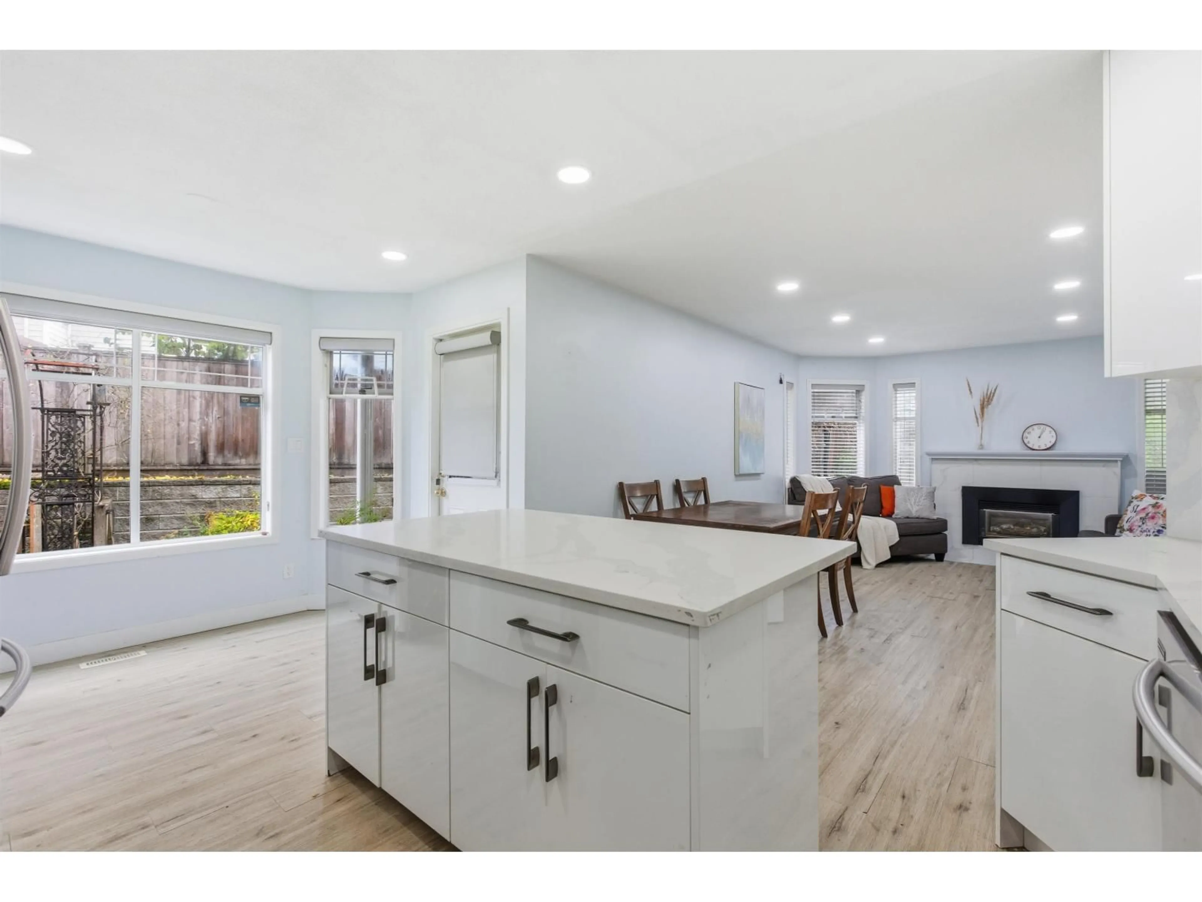 Open concept kitchen, unknown for 11142 85A, Delta British Columbia V4C7C8