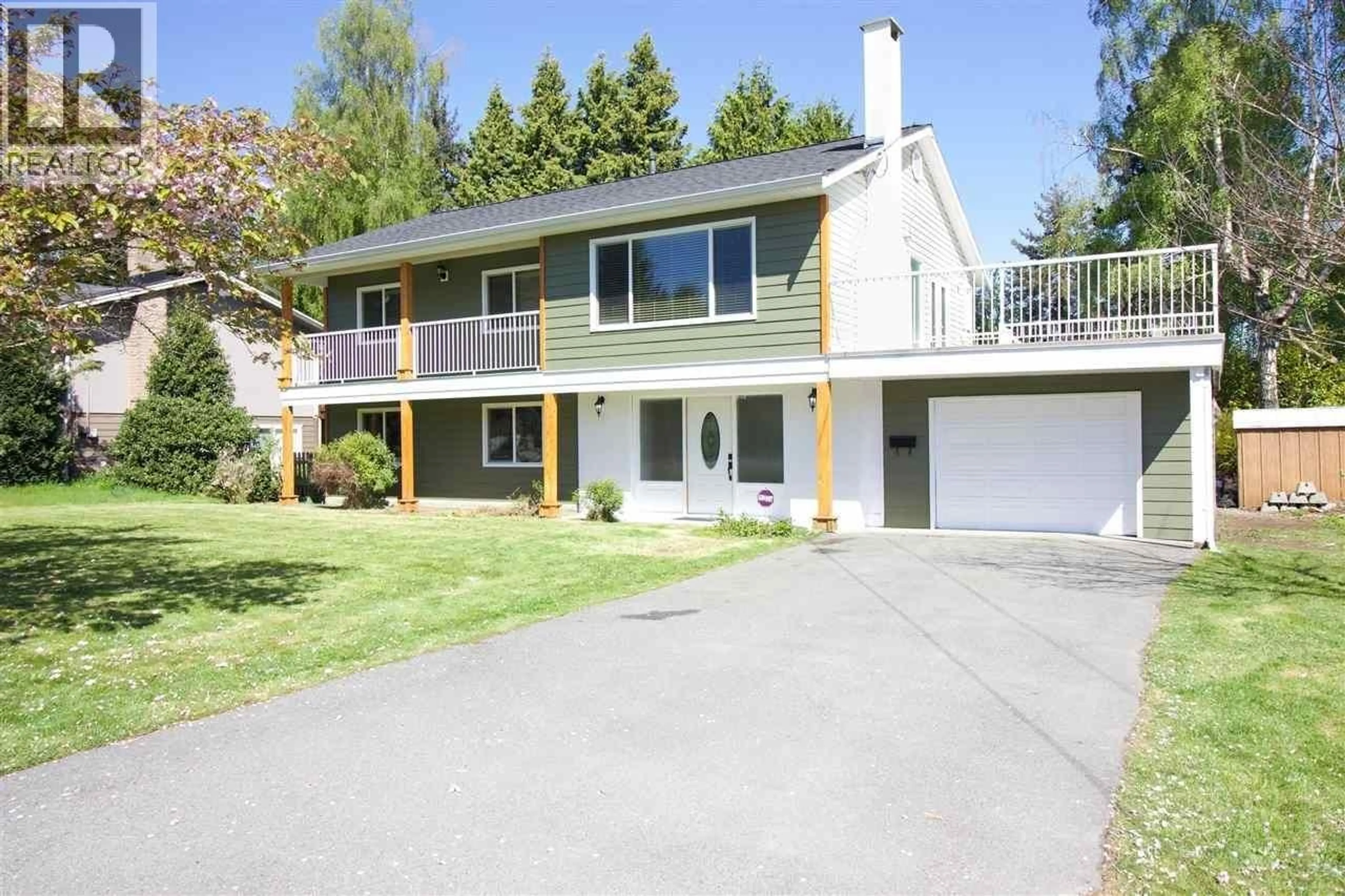 Home with vinyl exterior material, street for 5237 12 AVENUE, Tsawwassen British Columbia V4M2B1