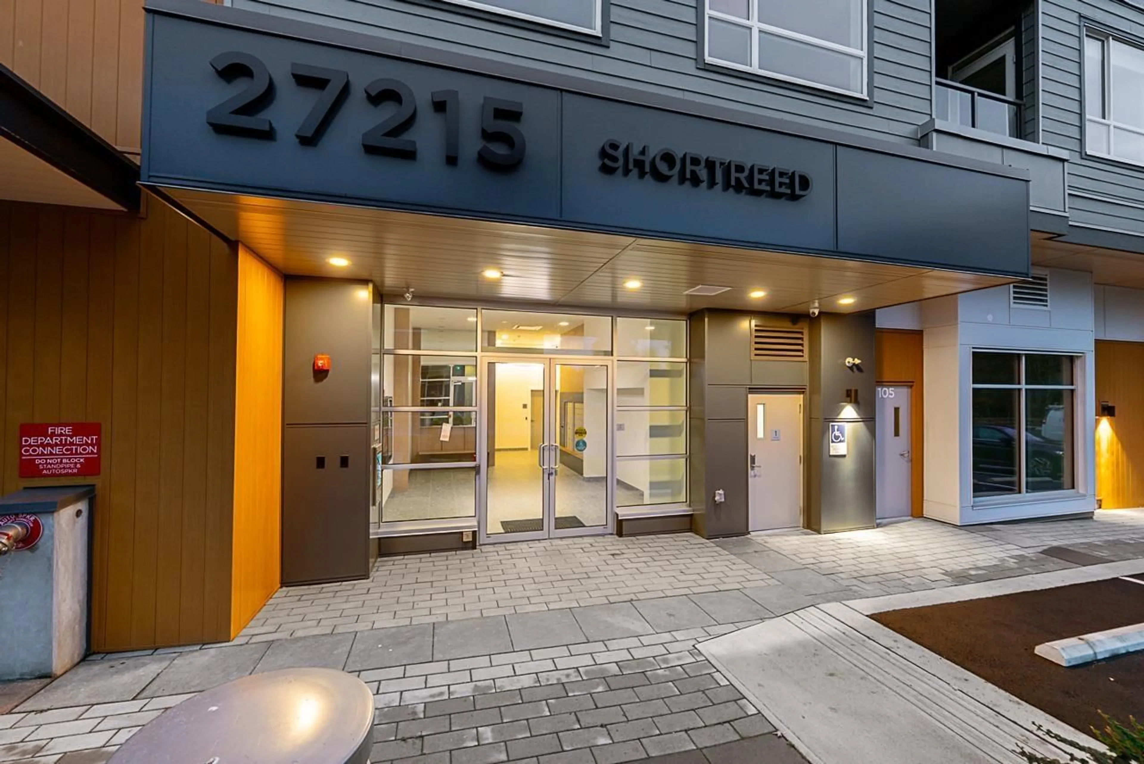 Indoor foyer for 306 - 27215 ALDERGROVE TOWN CENTRE, Langley British Columbia V4W0E4