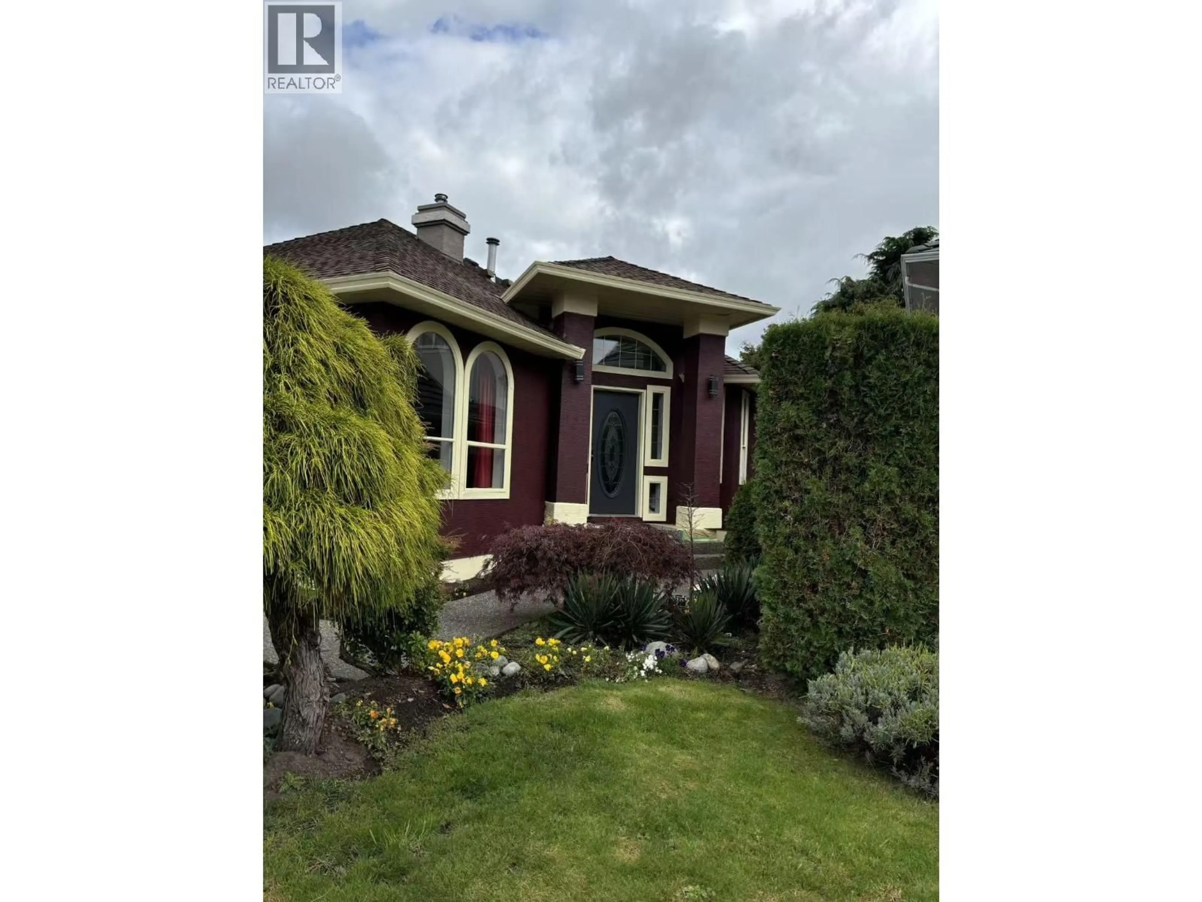A pic from outside/outdoor area/front of a property/back of a property/a pic from drone, street for 1658 GOLF CLUB DRIVE, Delta British Columbia V4M4E2