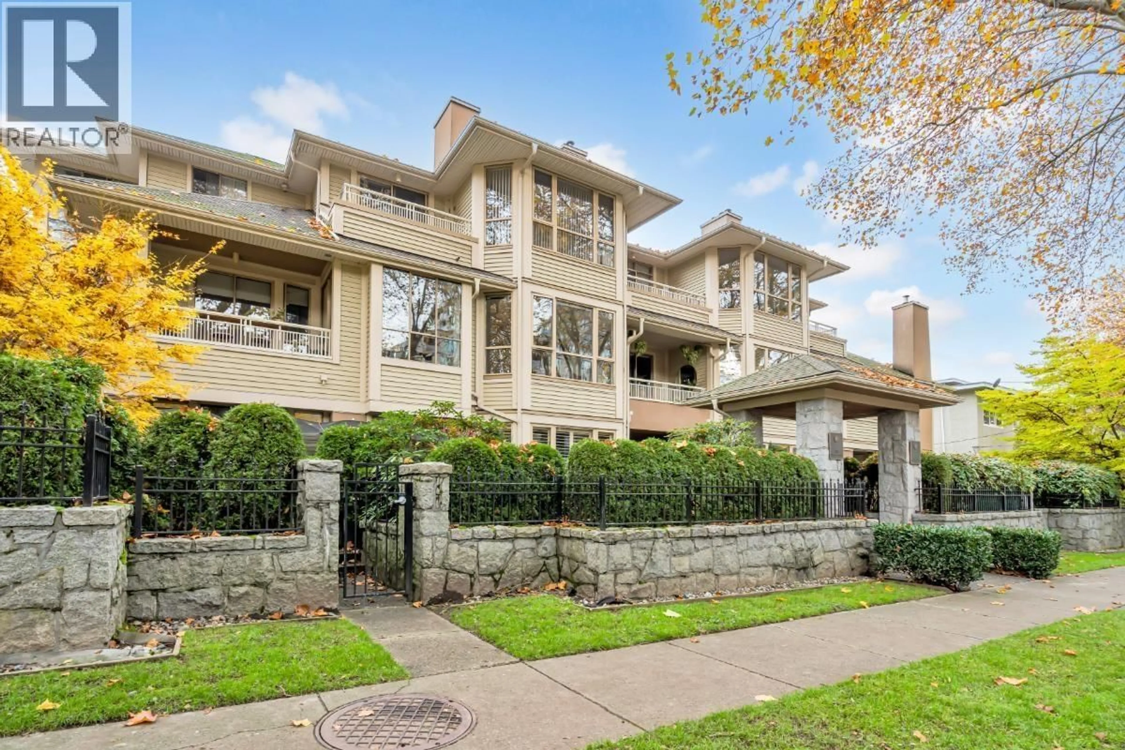 Home with brick exterior material, building for 309 - 3755 8TH AVENUE, Vancouver British Columbia V6R1Z2