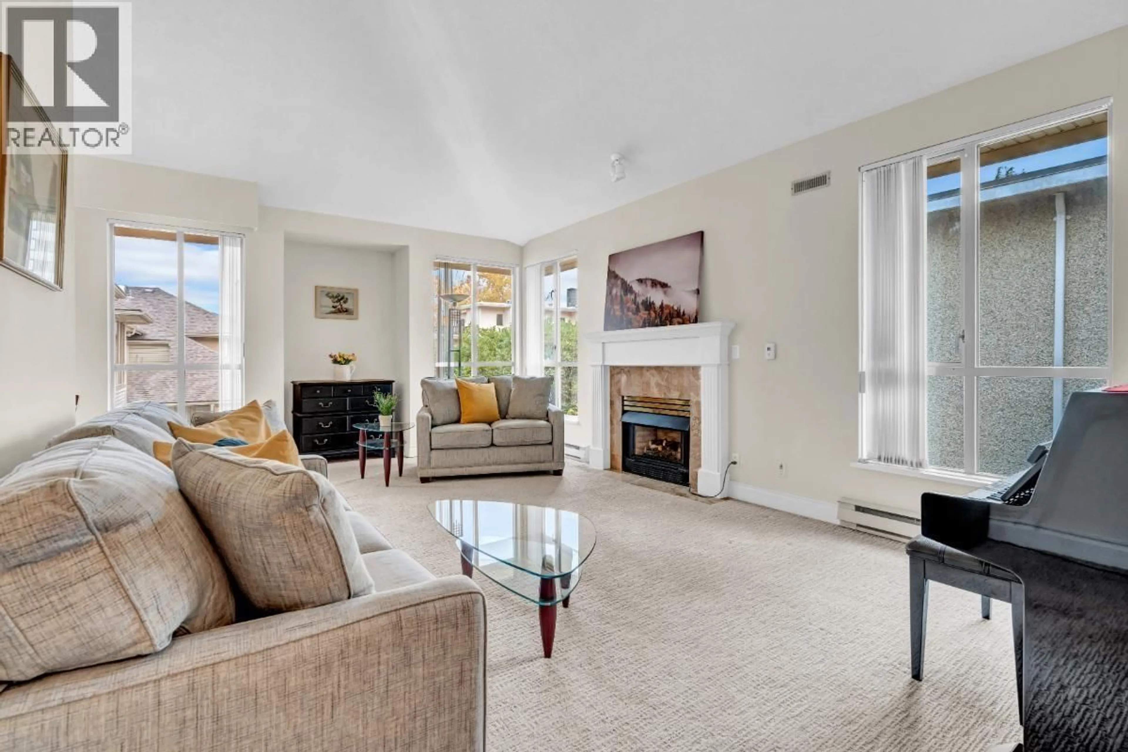 Living room with furniture, unknown for 309 - 3755 8TH AVENUE, Vancouver British Columbia V6R1Z2