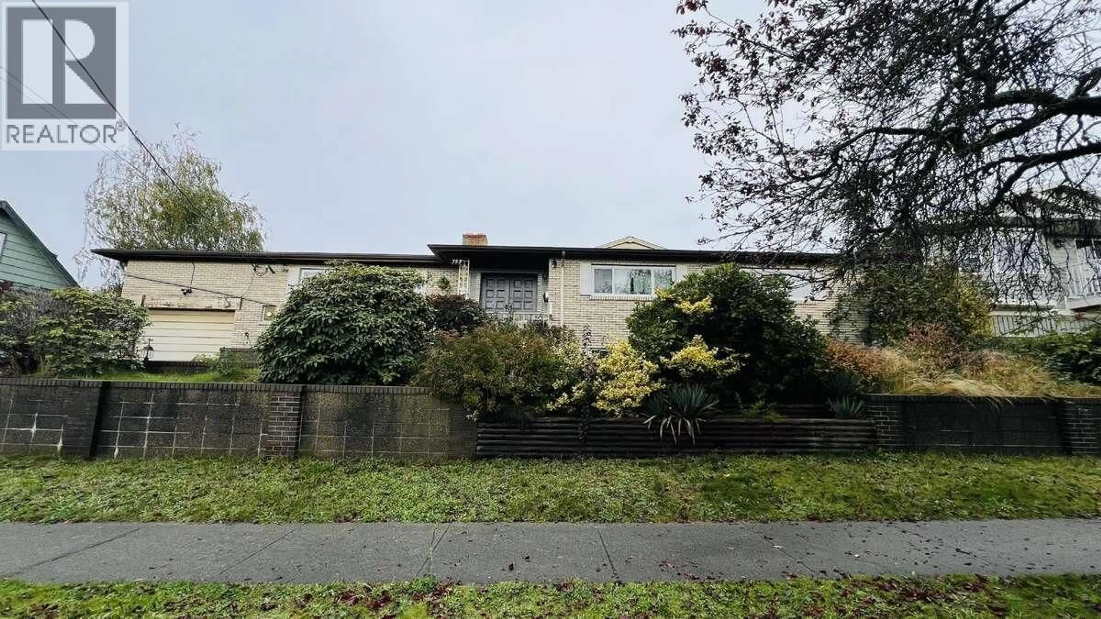 Unknown for 753 55TH AVENUE, Vancouver British Columbia V5X1N8