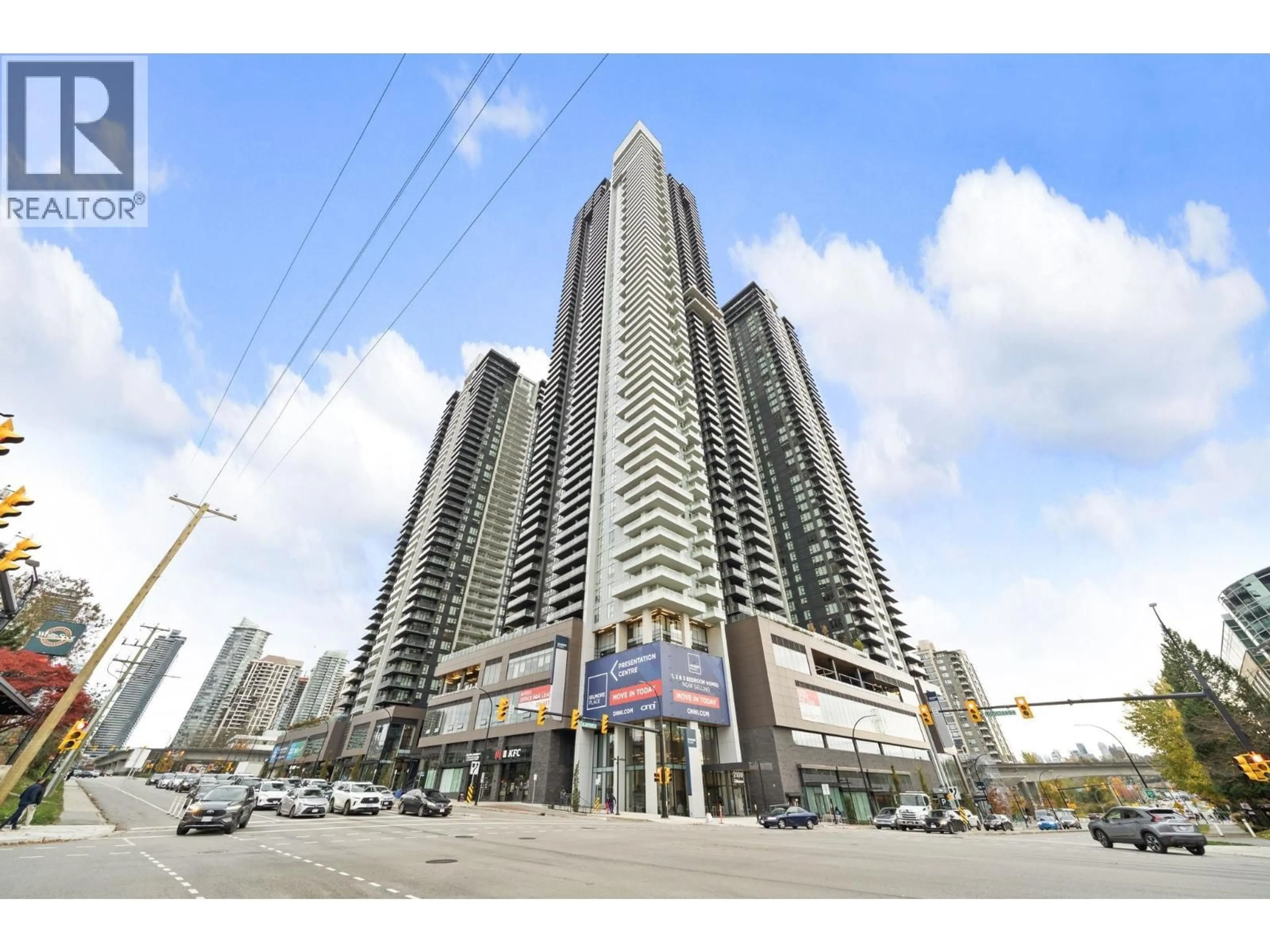 Indoor foyer for 5907 - 2108 GILMORE AVENUE, Burnaby British Columbia V5C0N8