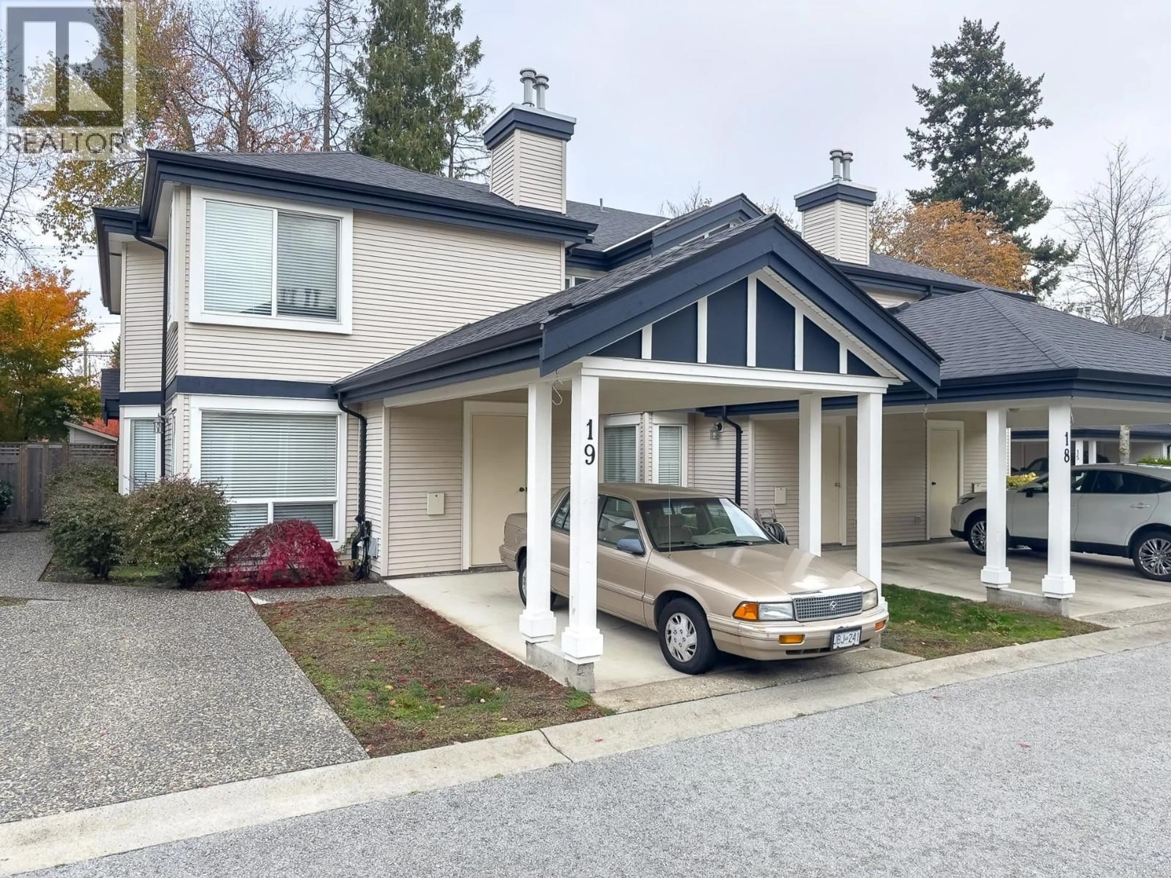 Home with vinyl exterior material, street for 19 - 4748 54A STREET, Delta British Columbia V4K3P1