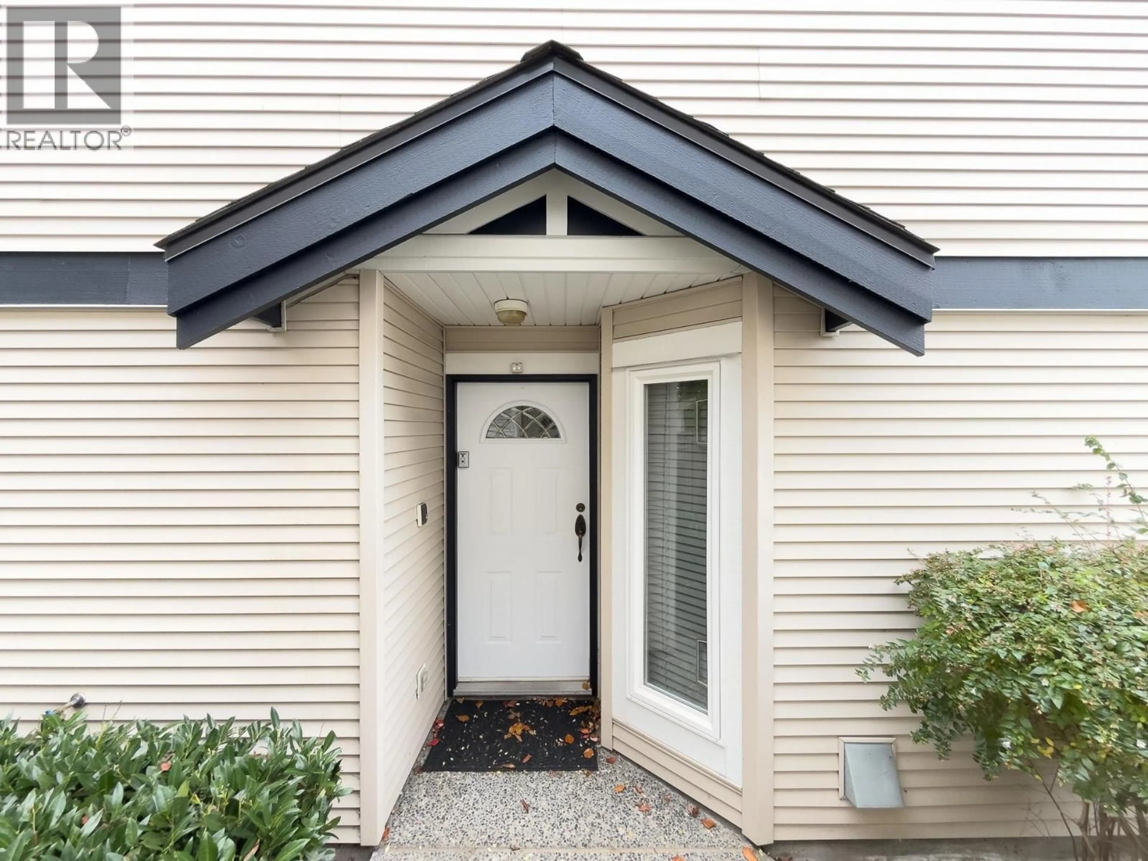 Home with vinyl exterior material, street for 19 - 4748 54A STREET, Delta British Columbia V4K3P1