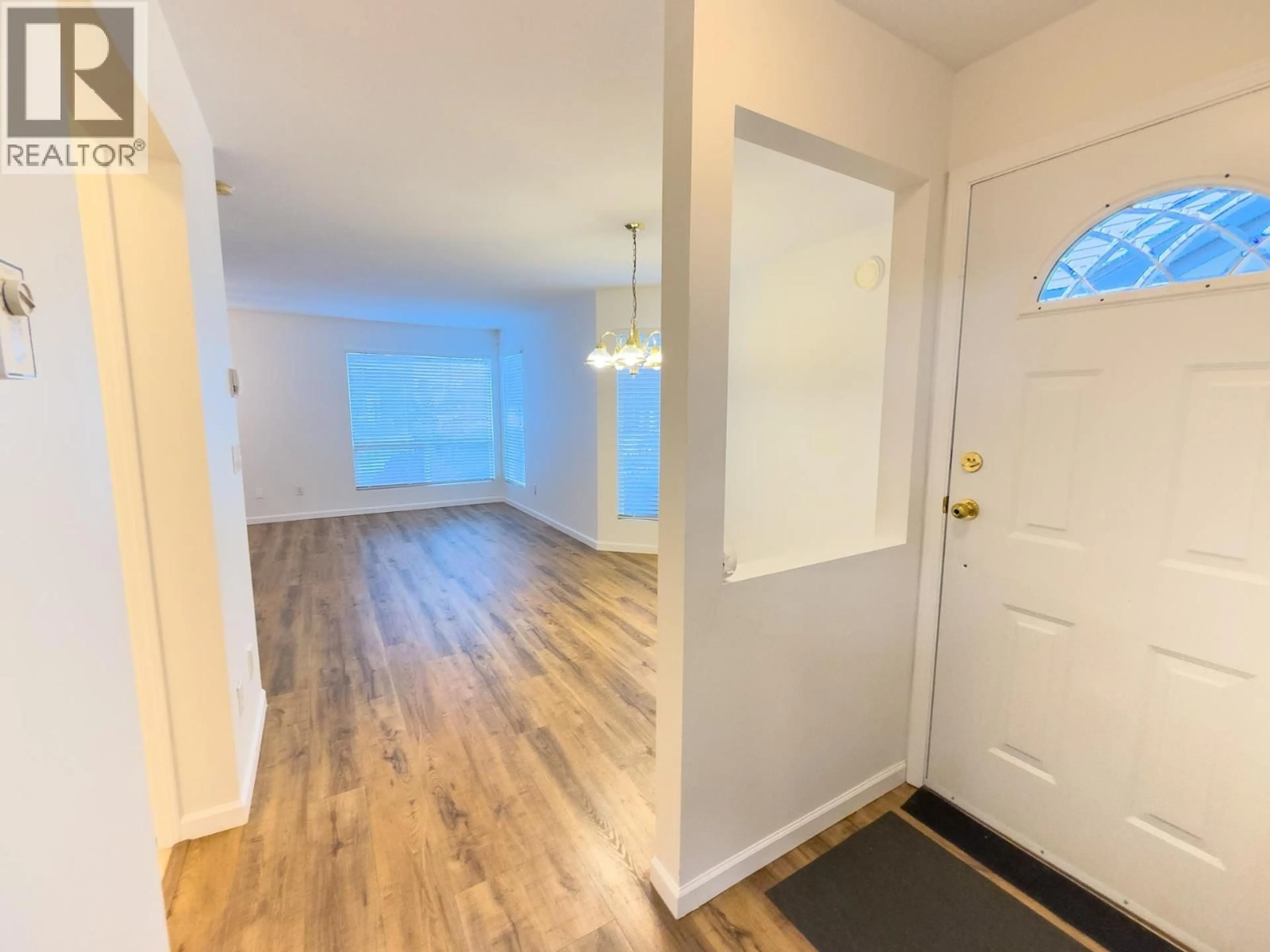 Indoor entryway for 19 - 4748 54A STREET, Delta British Columbia V4K3P1