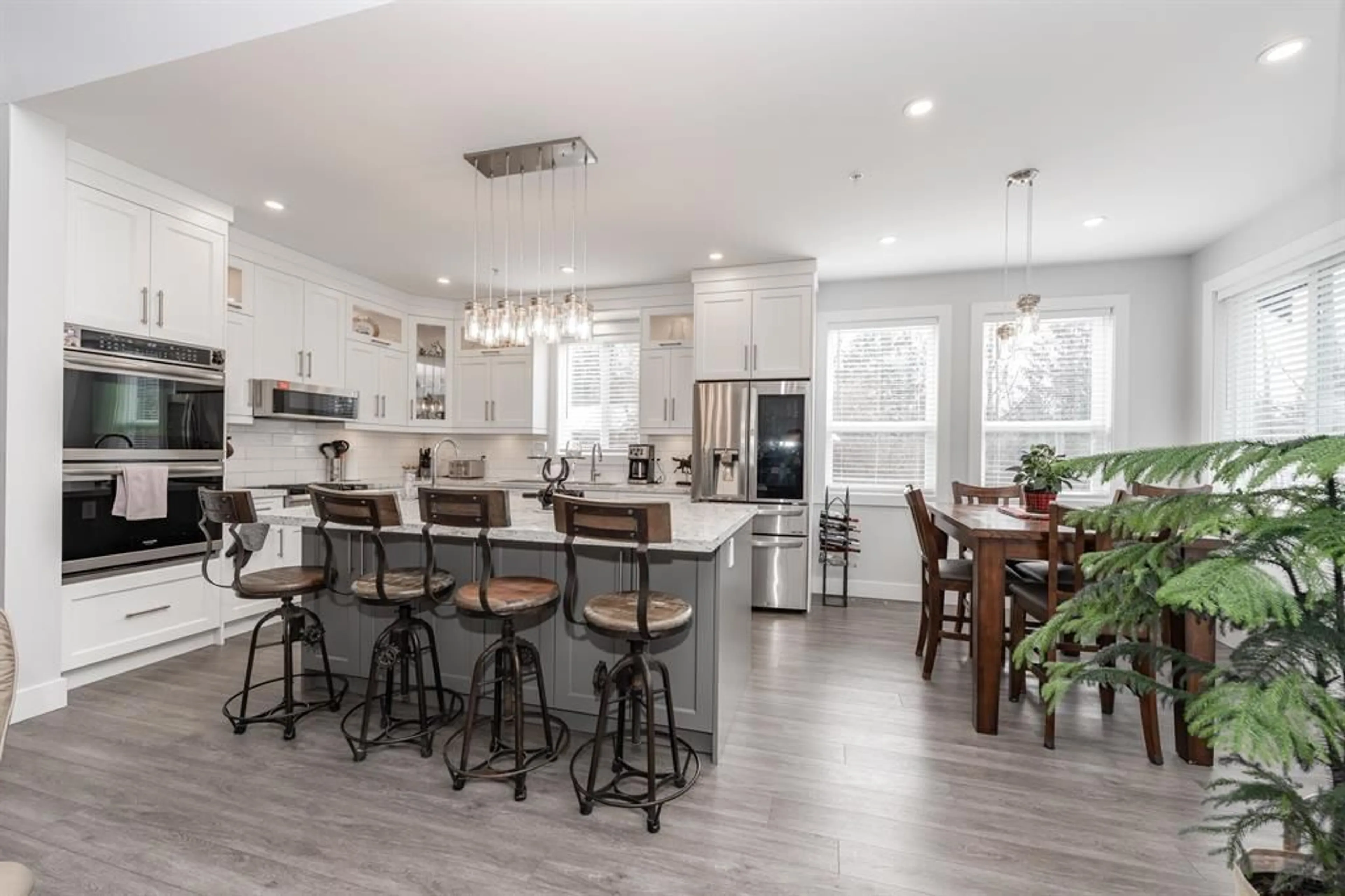 Open concept kitchen, unknown for 9573 STAVE LAKE, Mission British Columbia V2V0B4