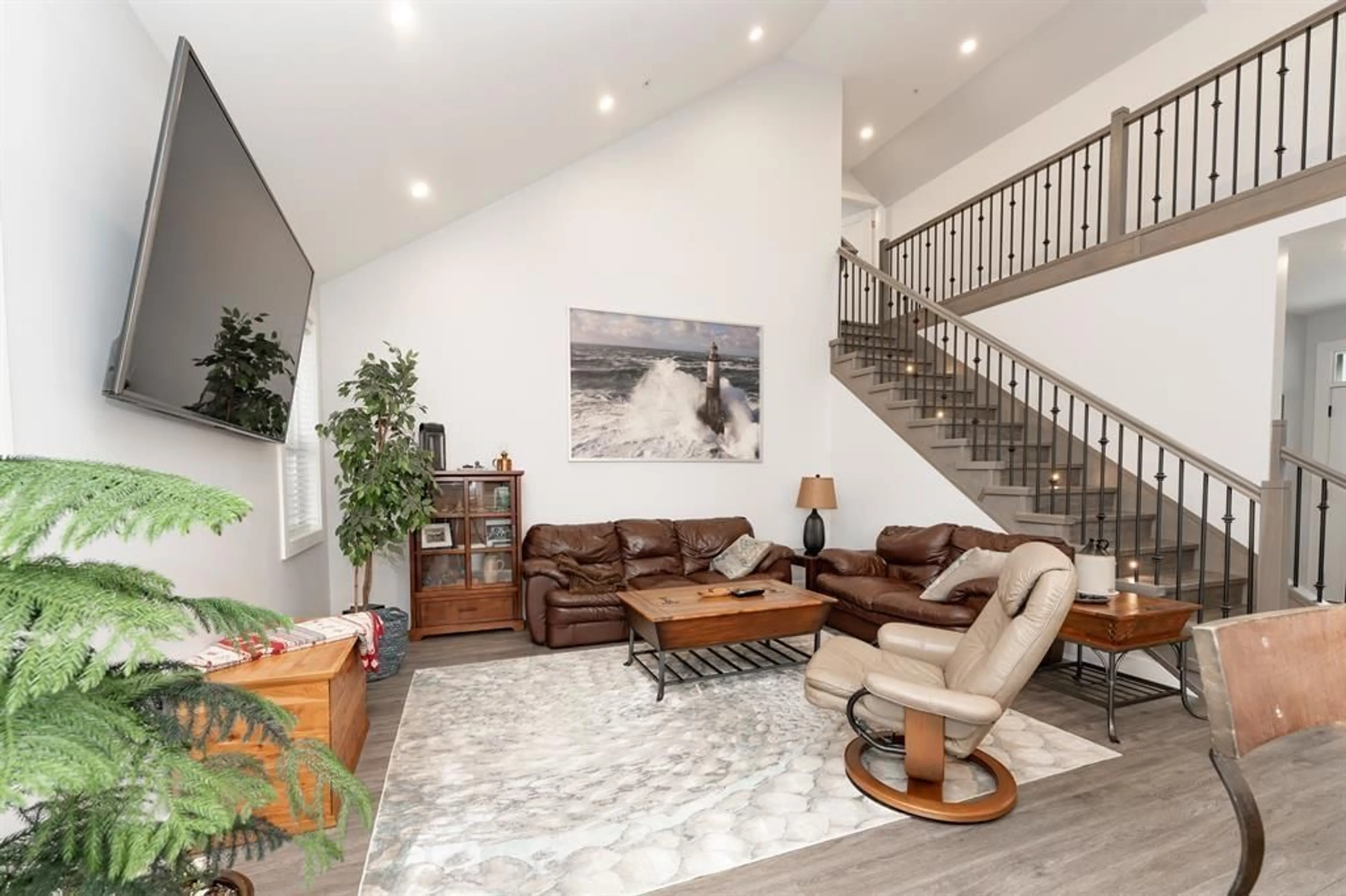 Living room with furniture, unknown for 9573 STAVE LAKE, Mission British Columbia V2V0B4